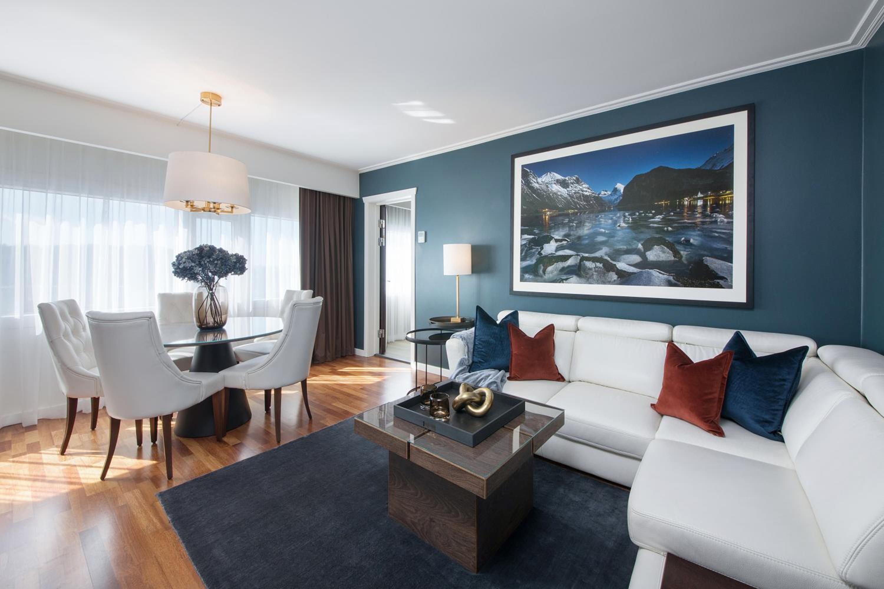 Suite with Panoramic Fjord View thumbnail 6