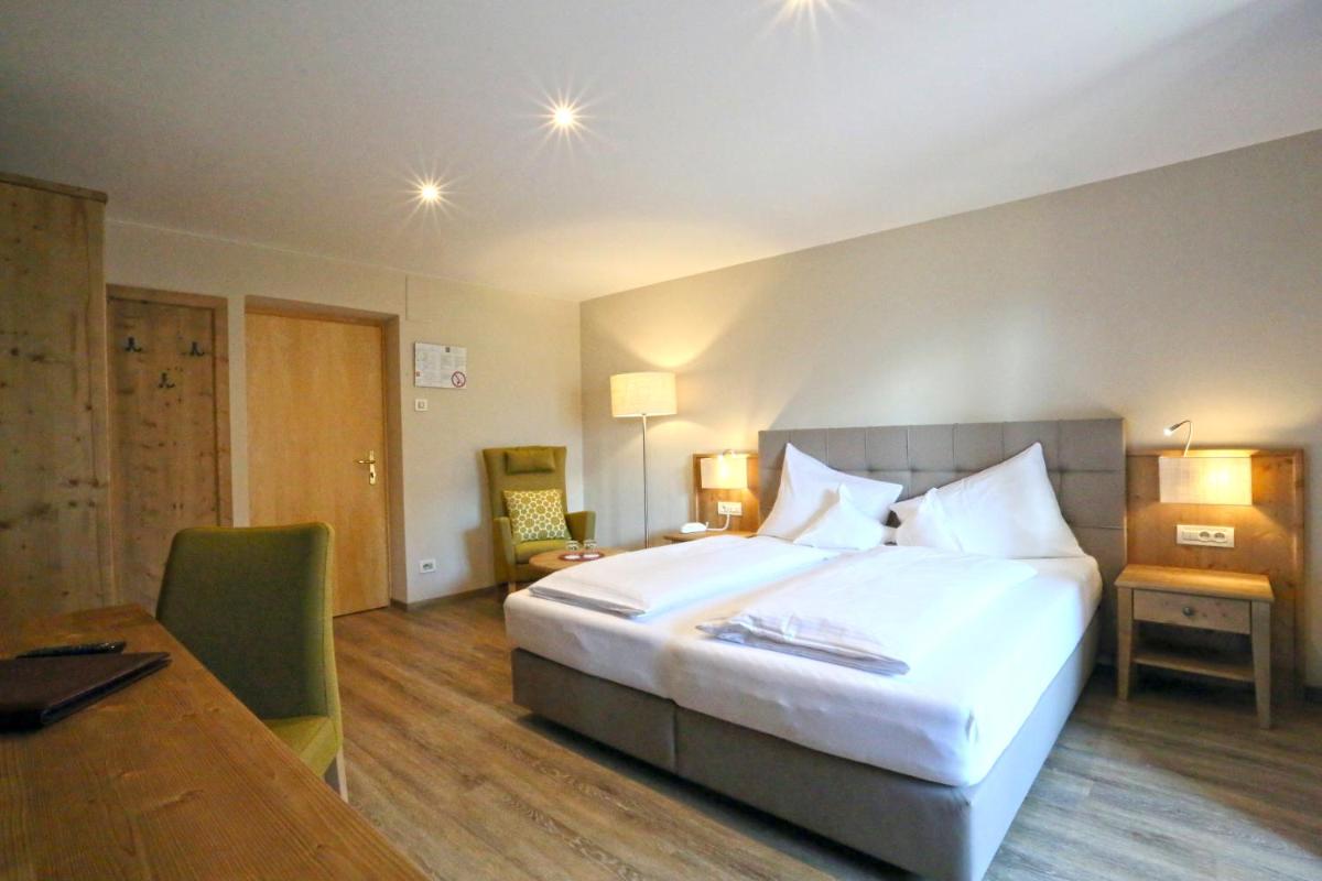 Double Room with Balcony photo 2