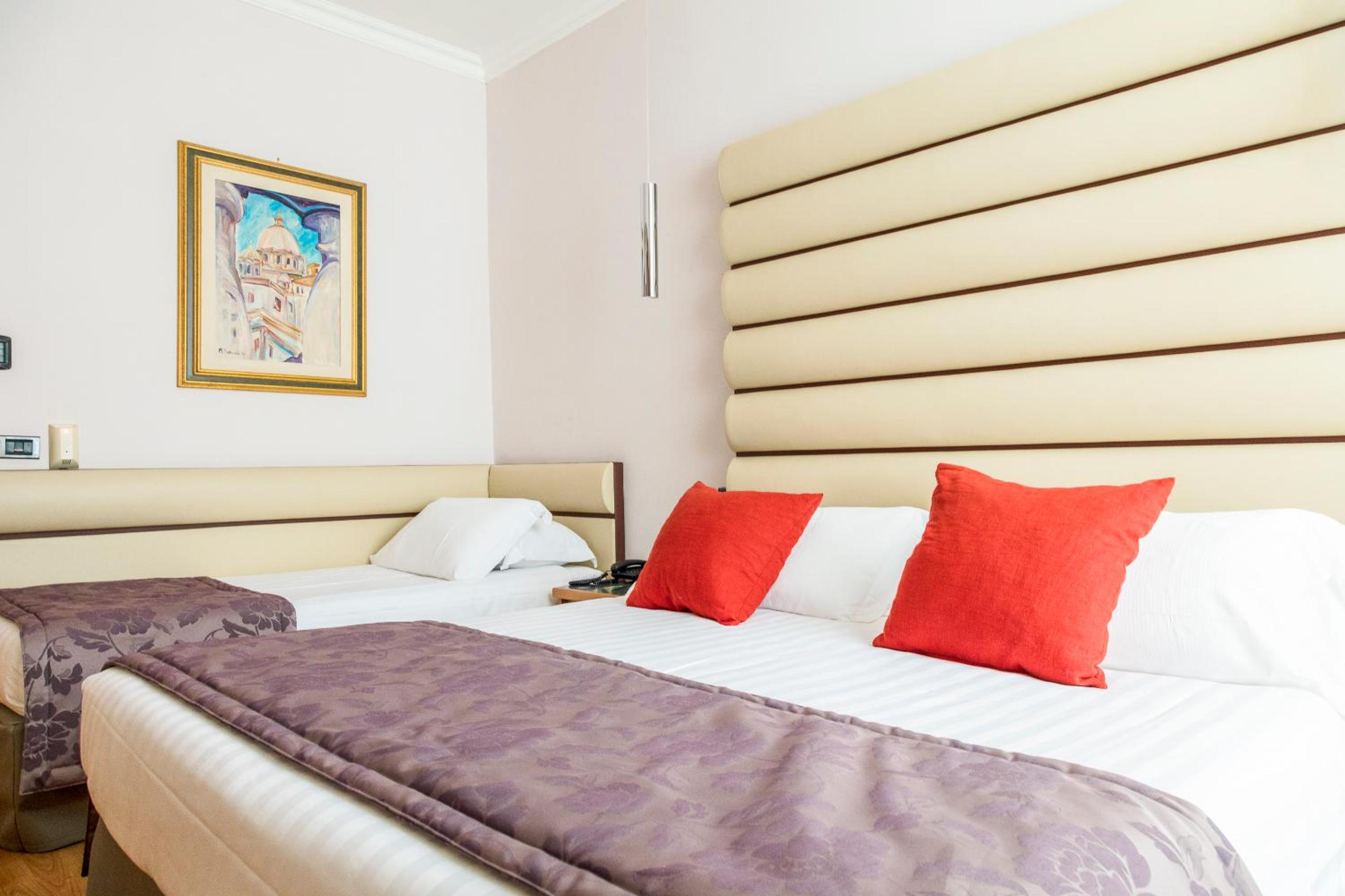 Standard Triple Room thumbnail 6