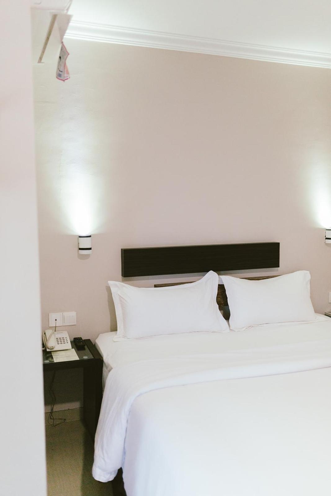Standard King Room photo 1