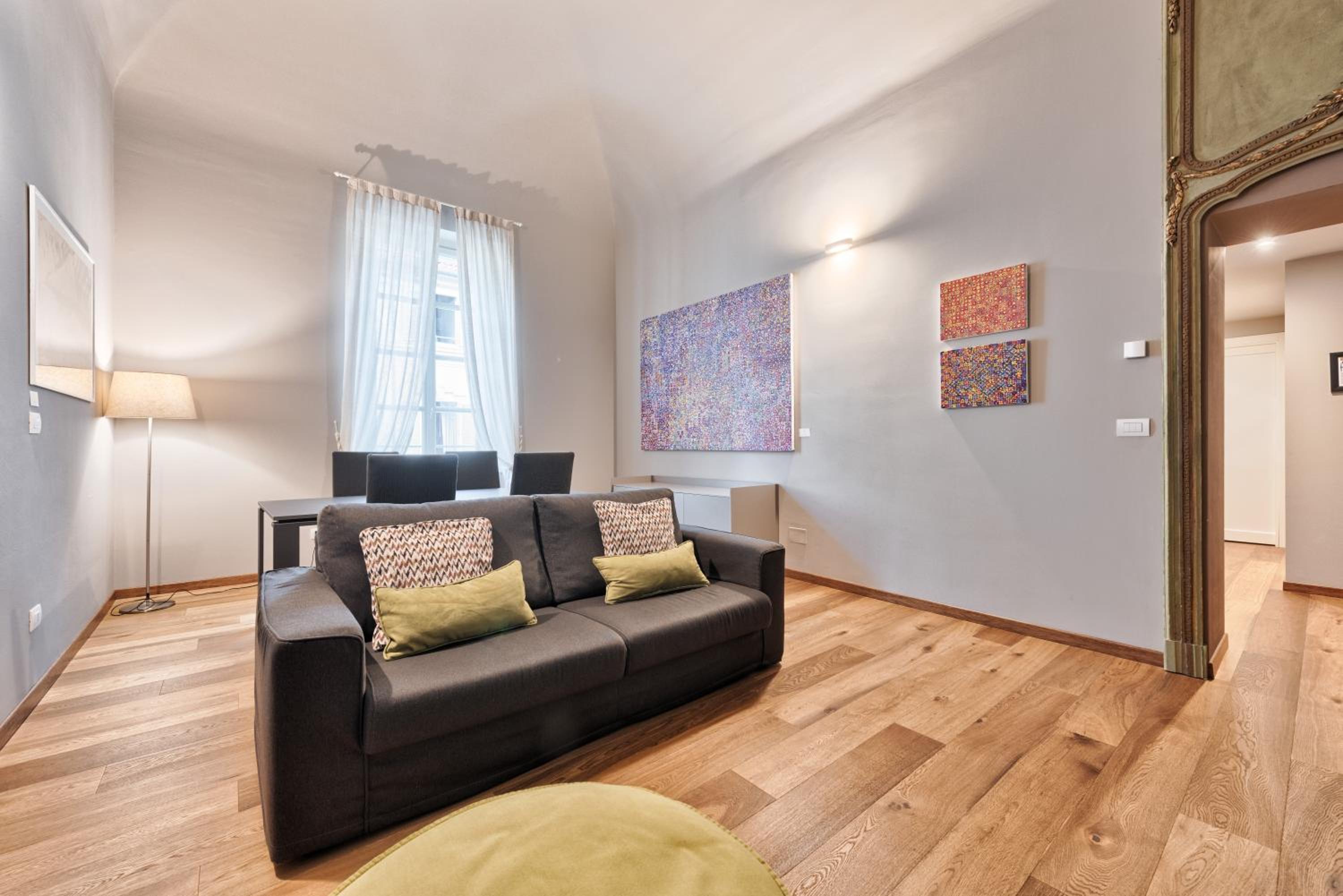 One-Bedroom Apartment - Photo 1