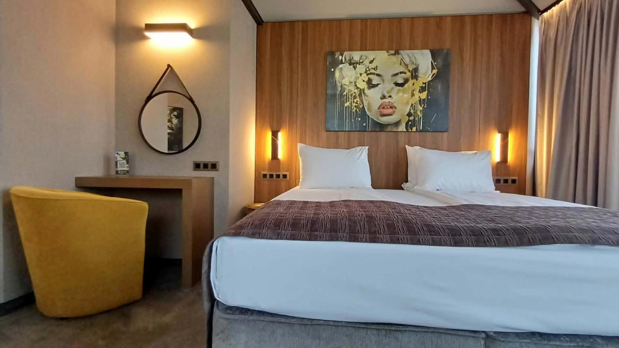 Junior Suite with Mountain View