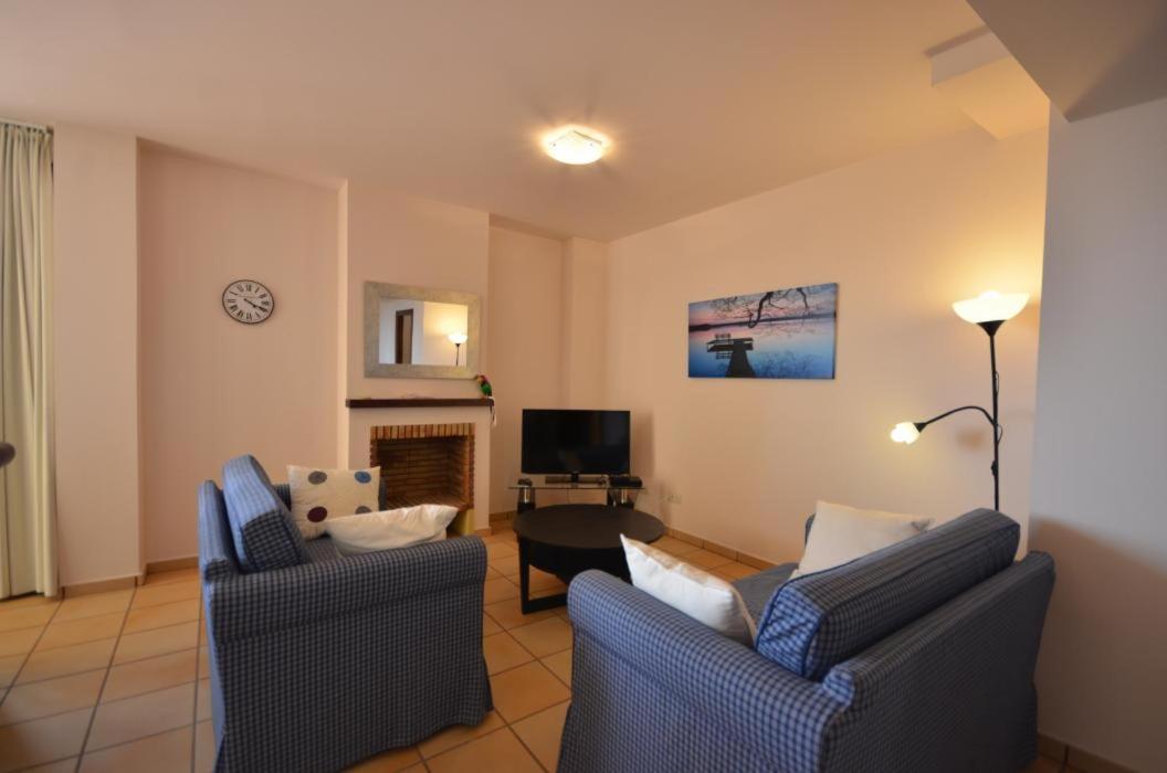 Apartamento - Planta Baja con Piscina Compartida