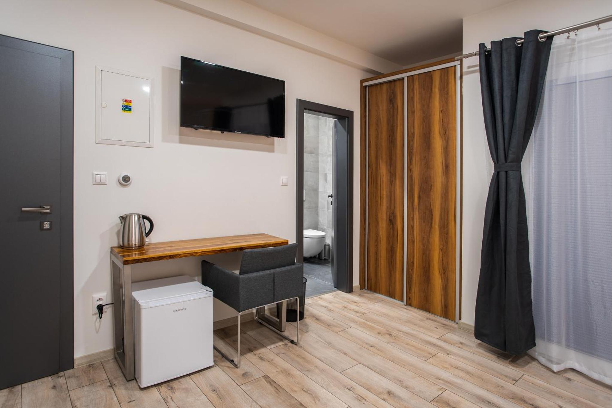 Double or Twin Room with Balcony photo 2