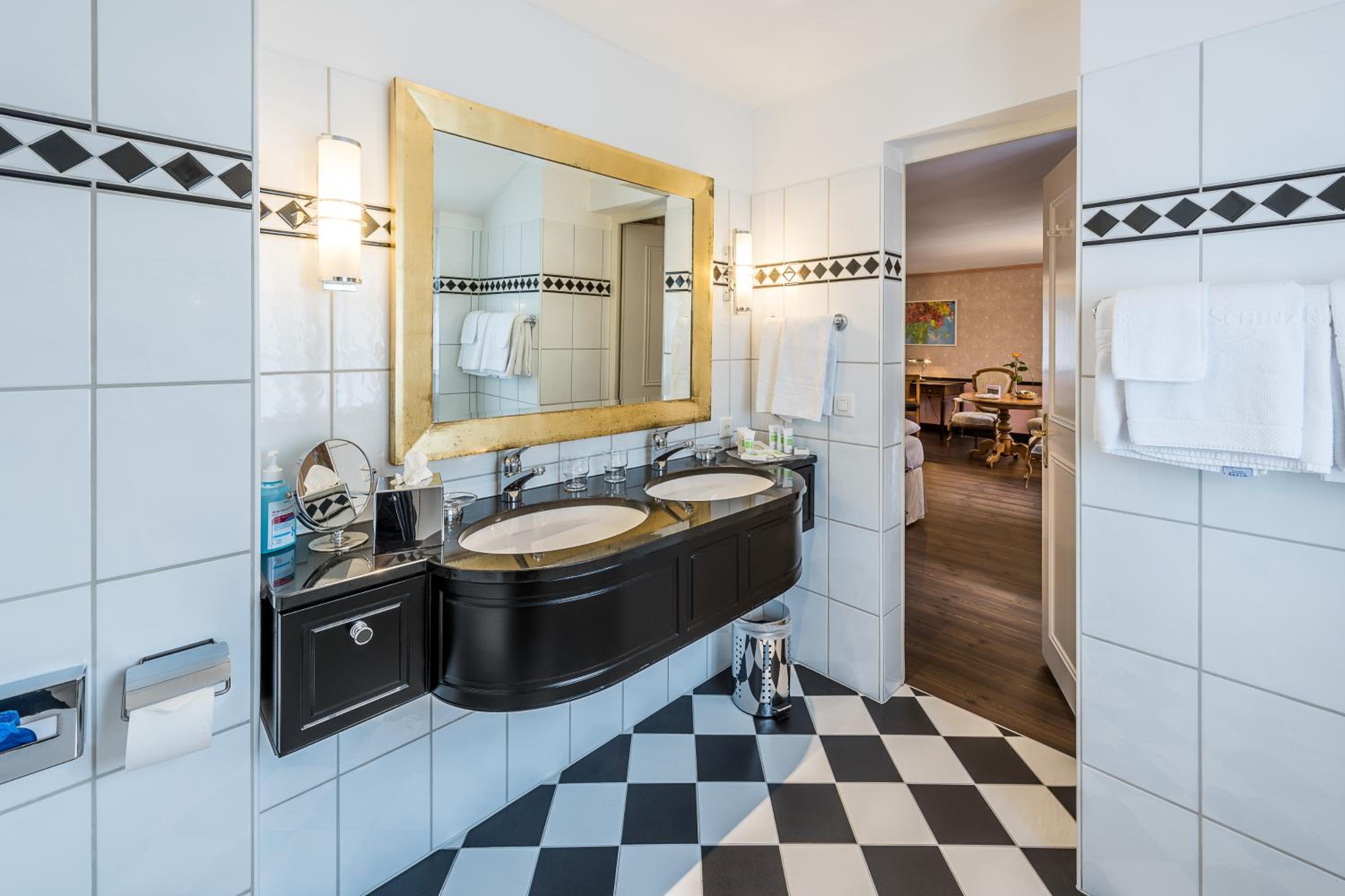 Double or Twin Room with Spa Access - Photo 3