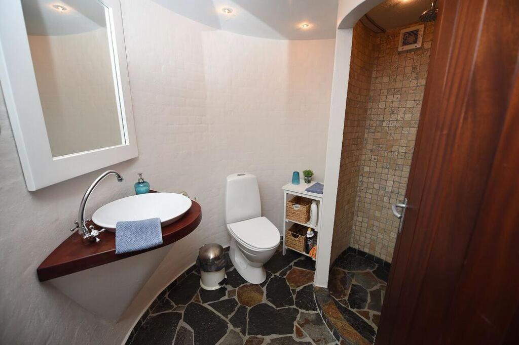 Budget Double Or Twin Room photo 2