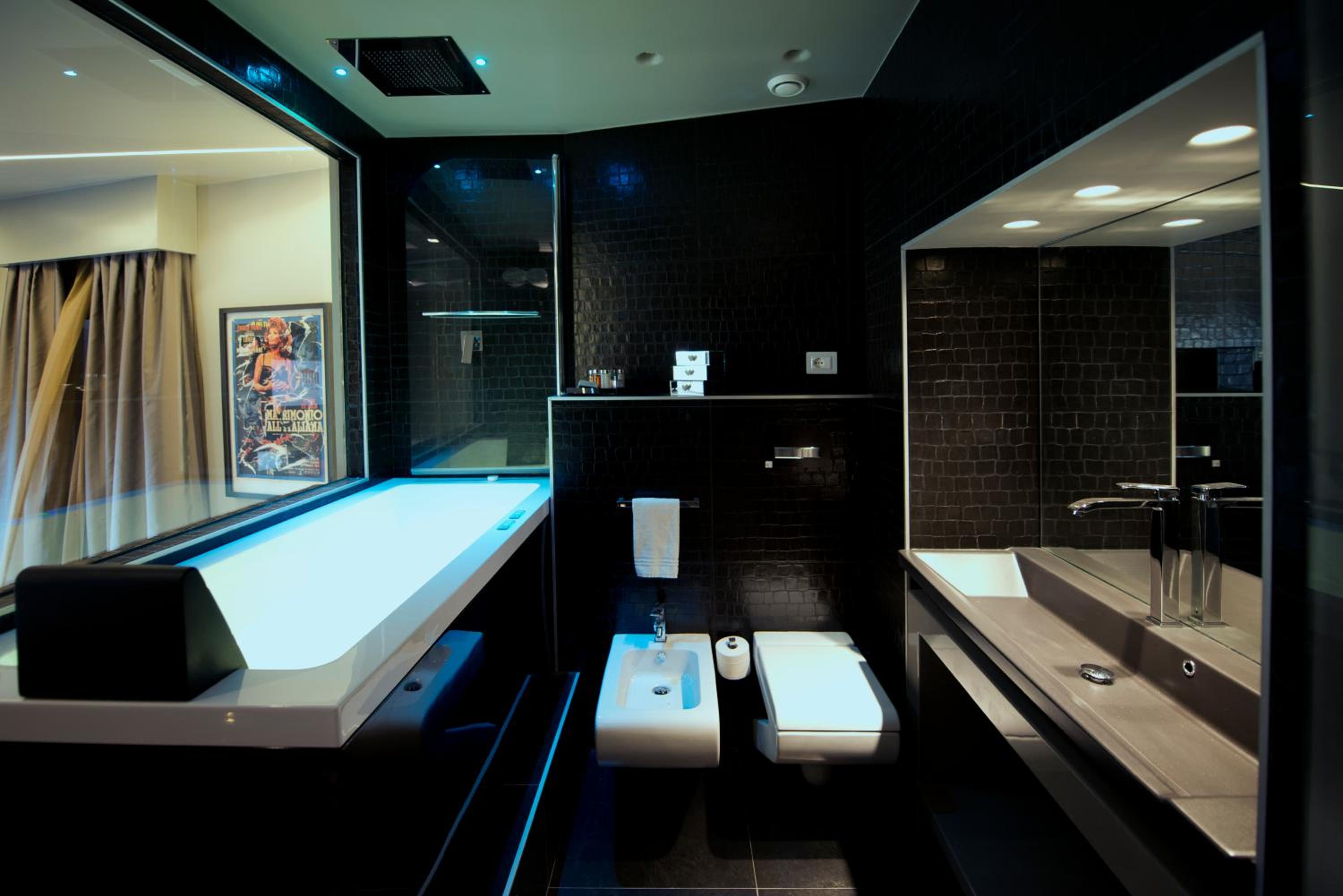 Junior Suite with City View photo 3