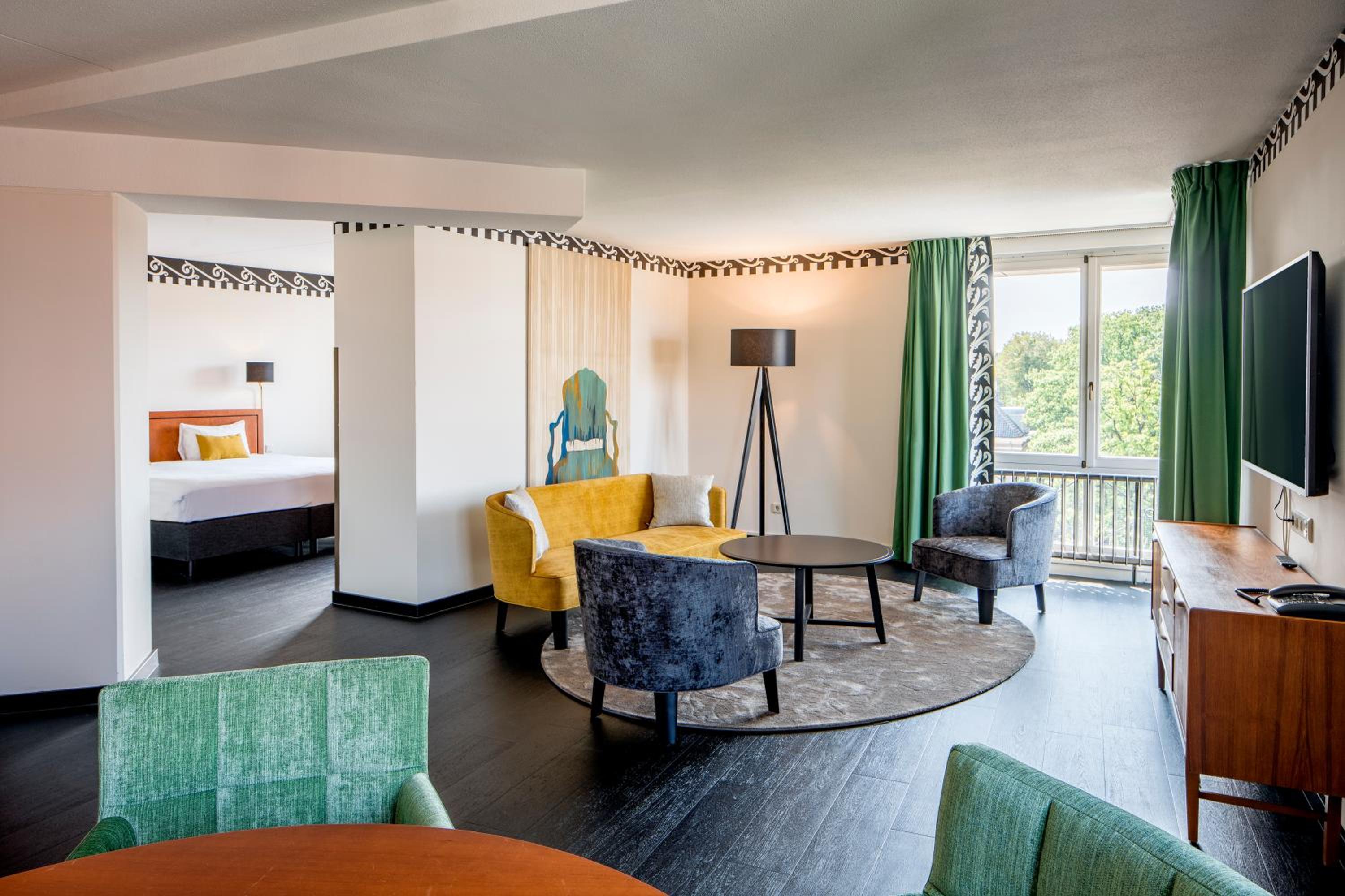 Suite - Photo 2