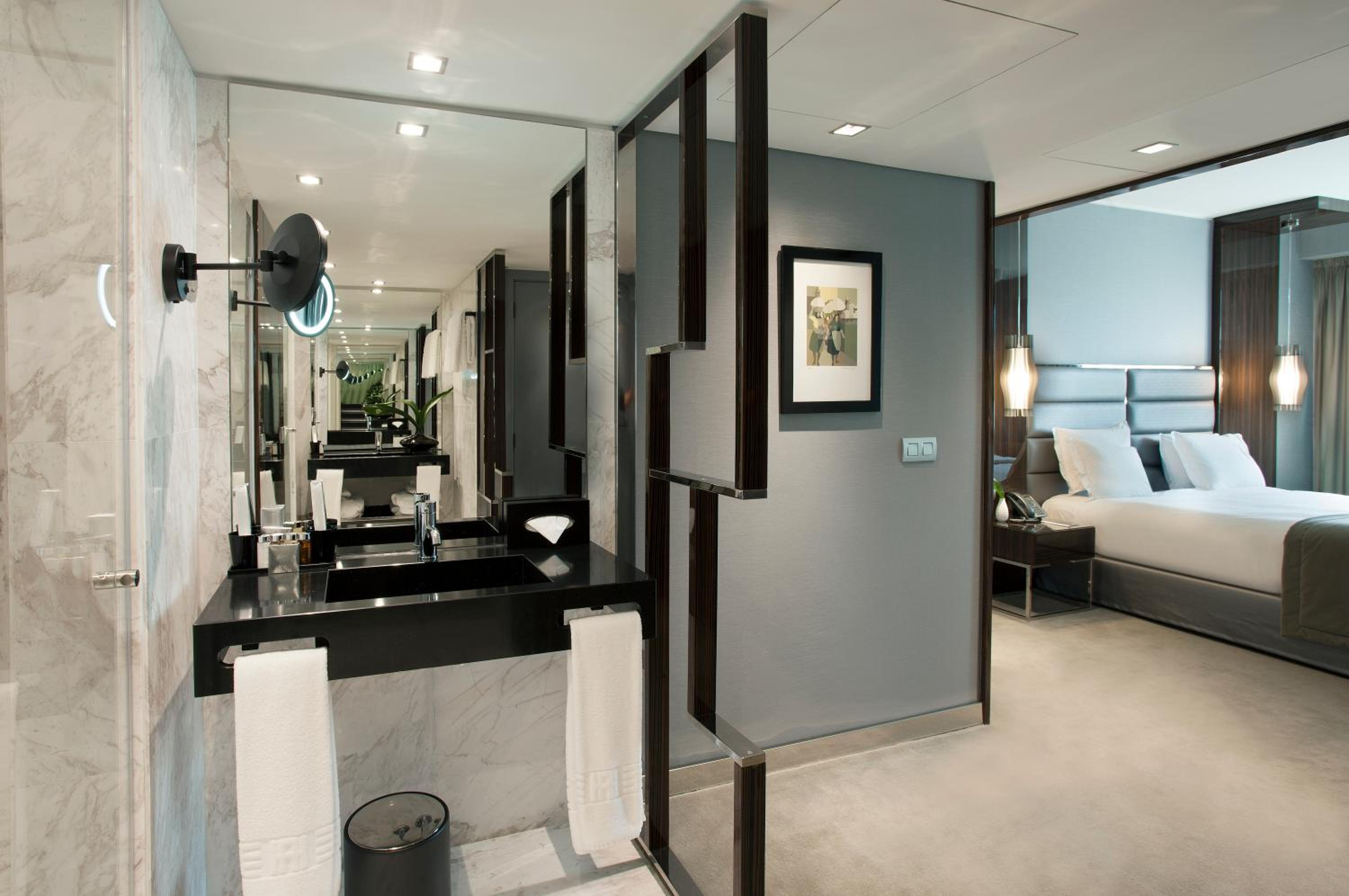 Family Suite (2 Adults + 2 Children) - Photo 12