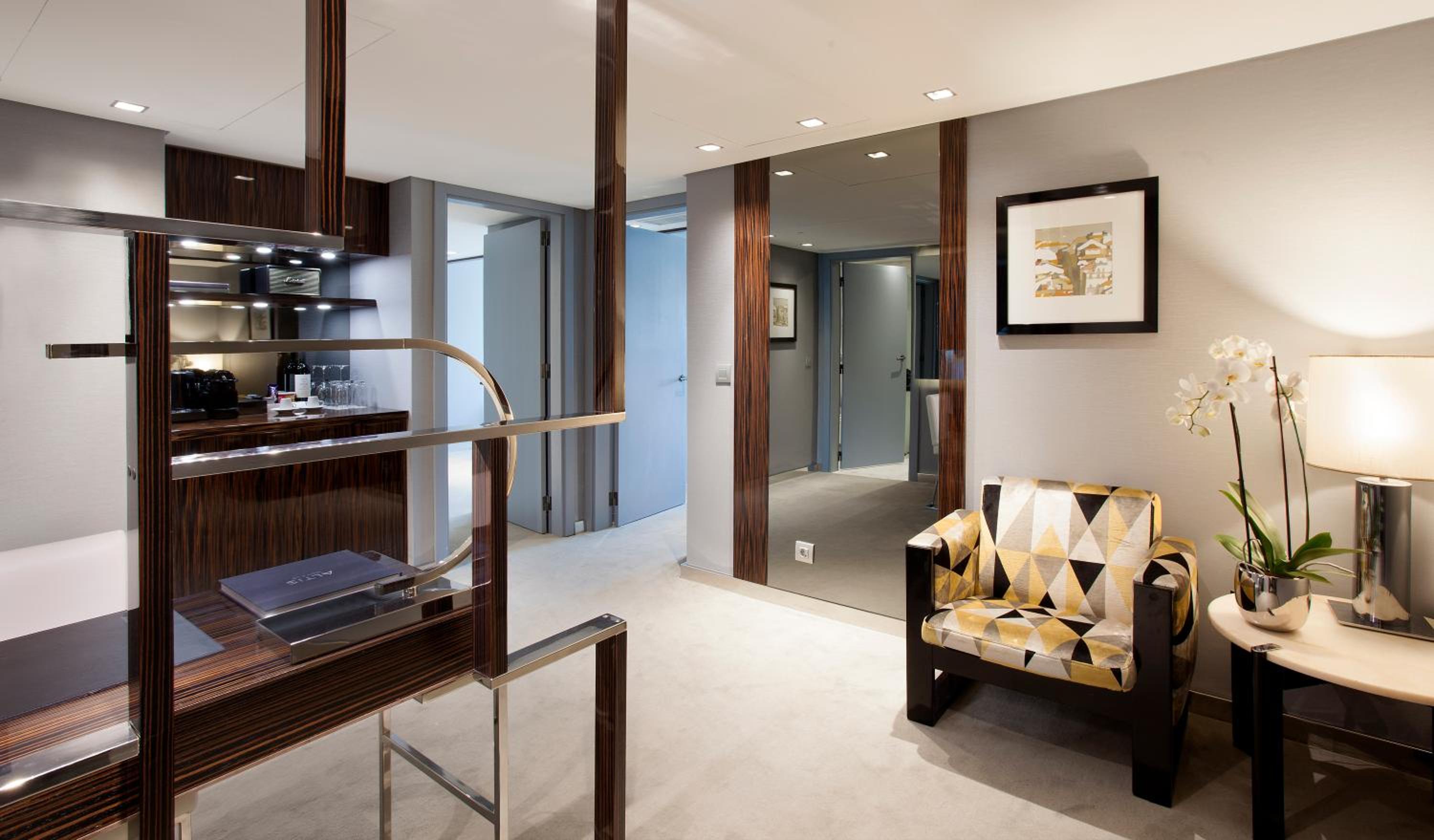 Family Suite (2 Adults + 2 Children) - Photo 7