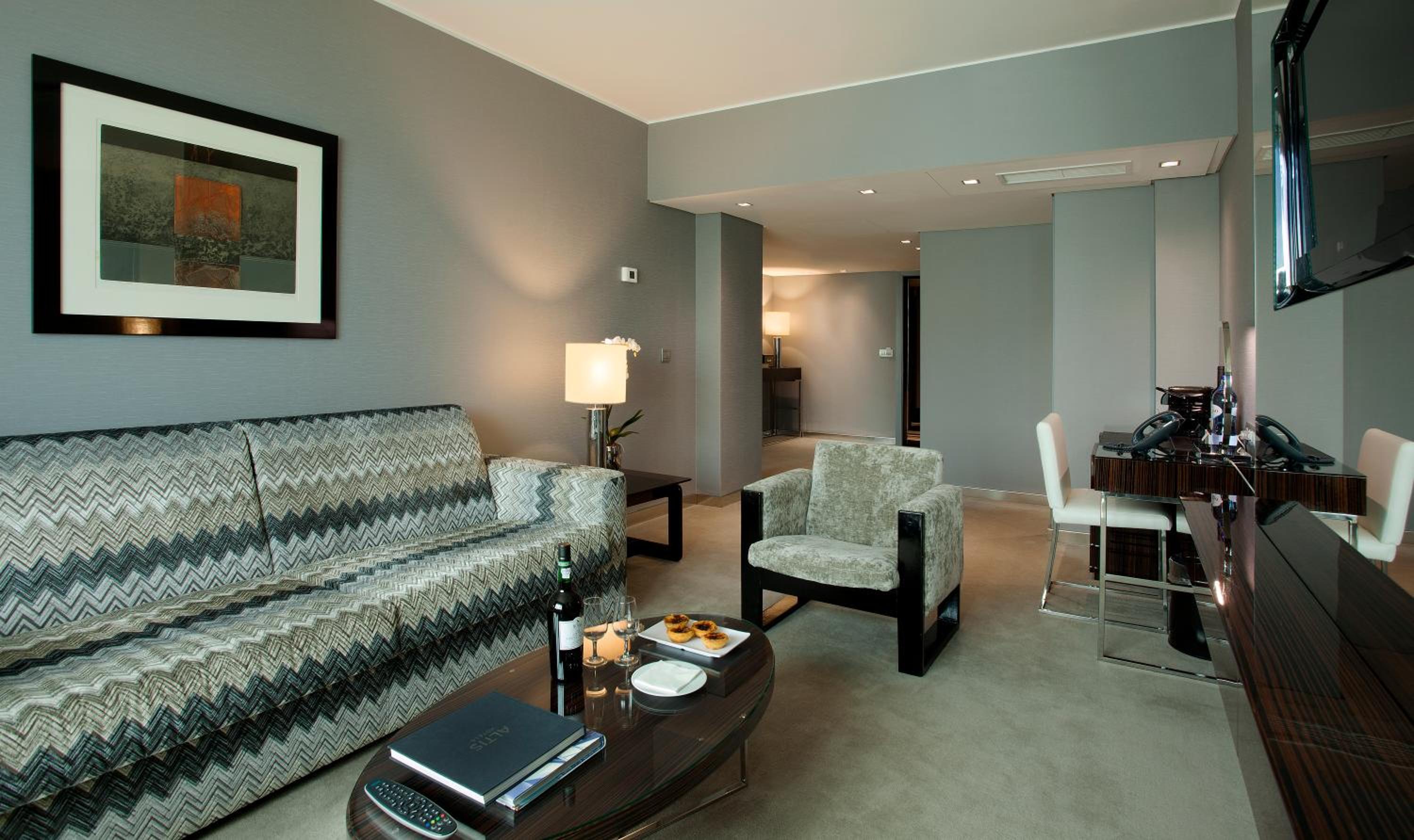 Family Suite (2 Adults + 2 Children) - Photo 9