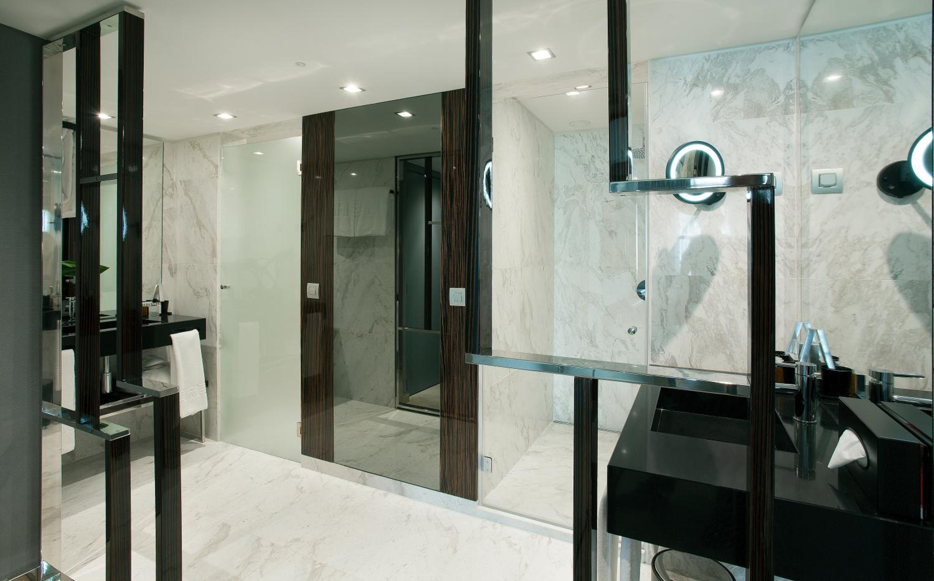 Family Suite (2 Adults + 2 Children) - Photo 4