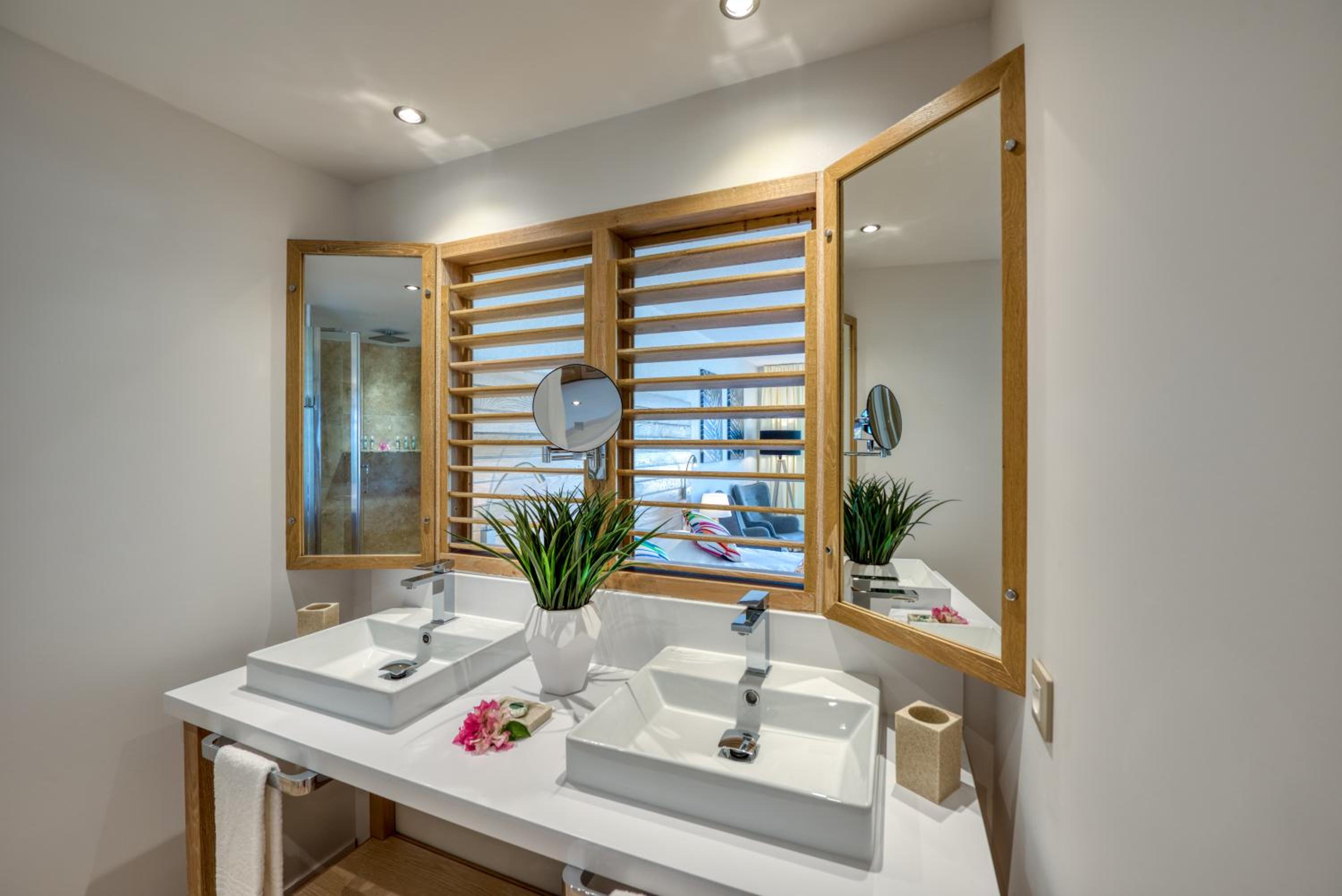 Premium Junior Suite Ocean - Photo 5