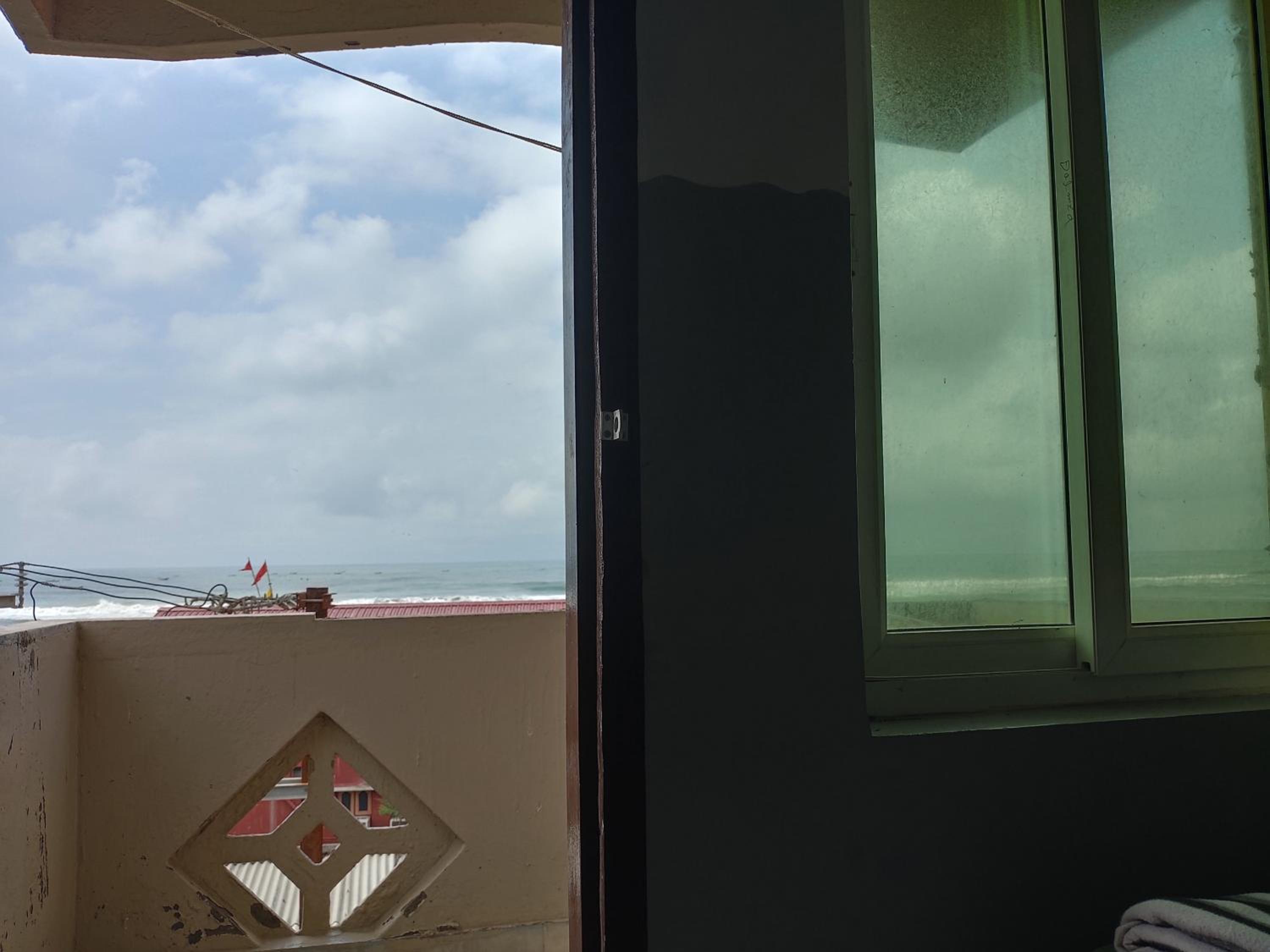 Studio Apartment with Sea View - Indian nationals only  photo 2