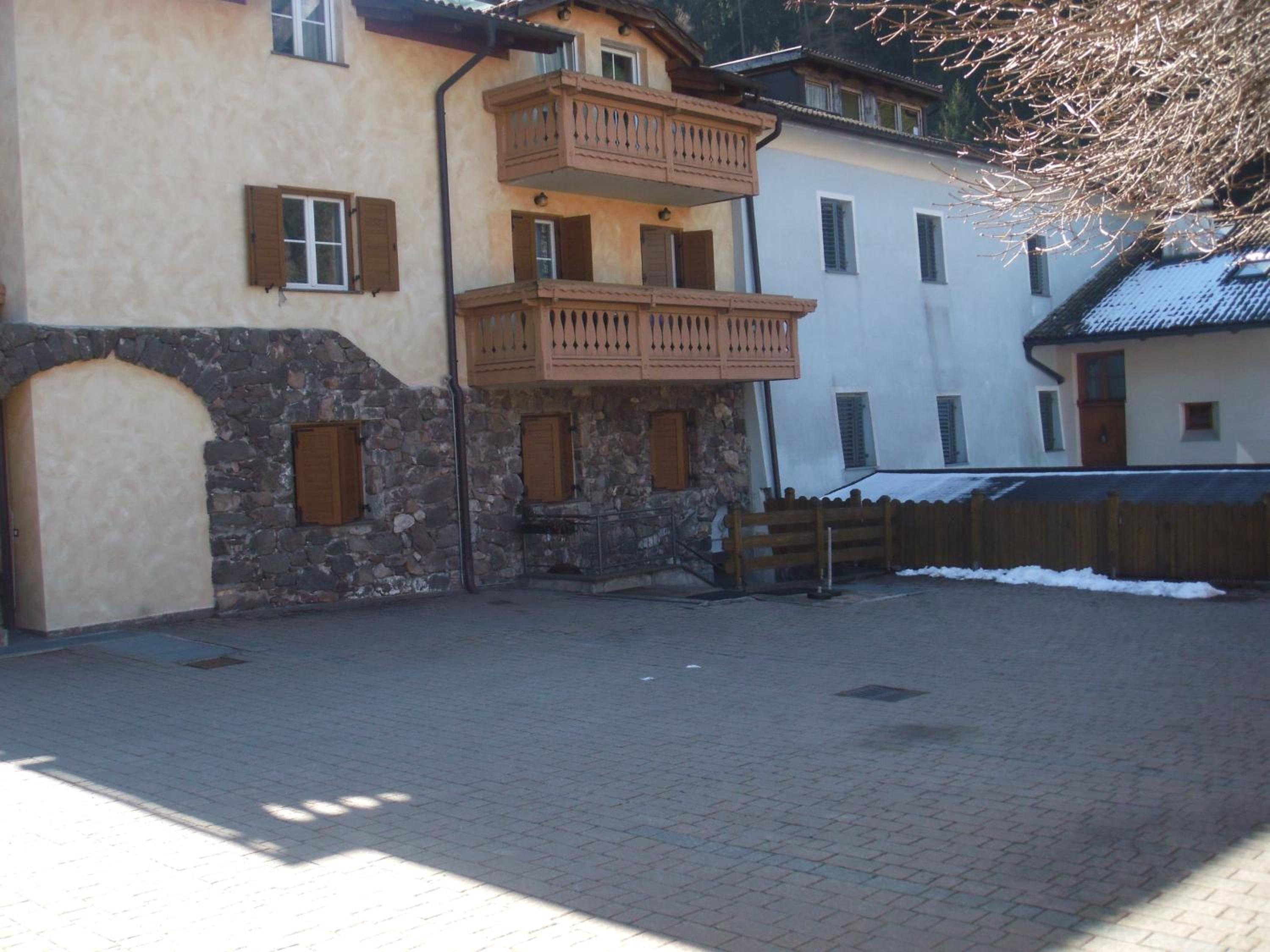 Apartment with Balcony photo 2