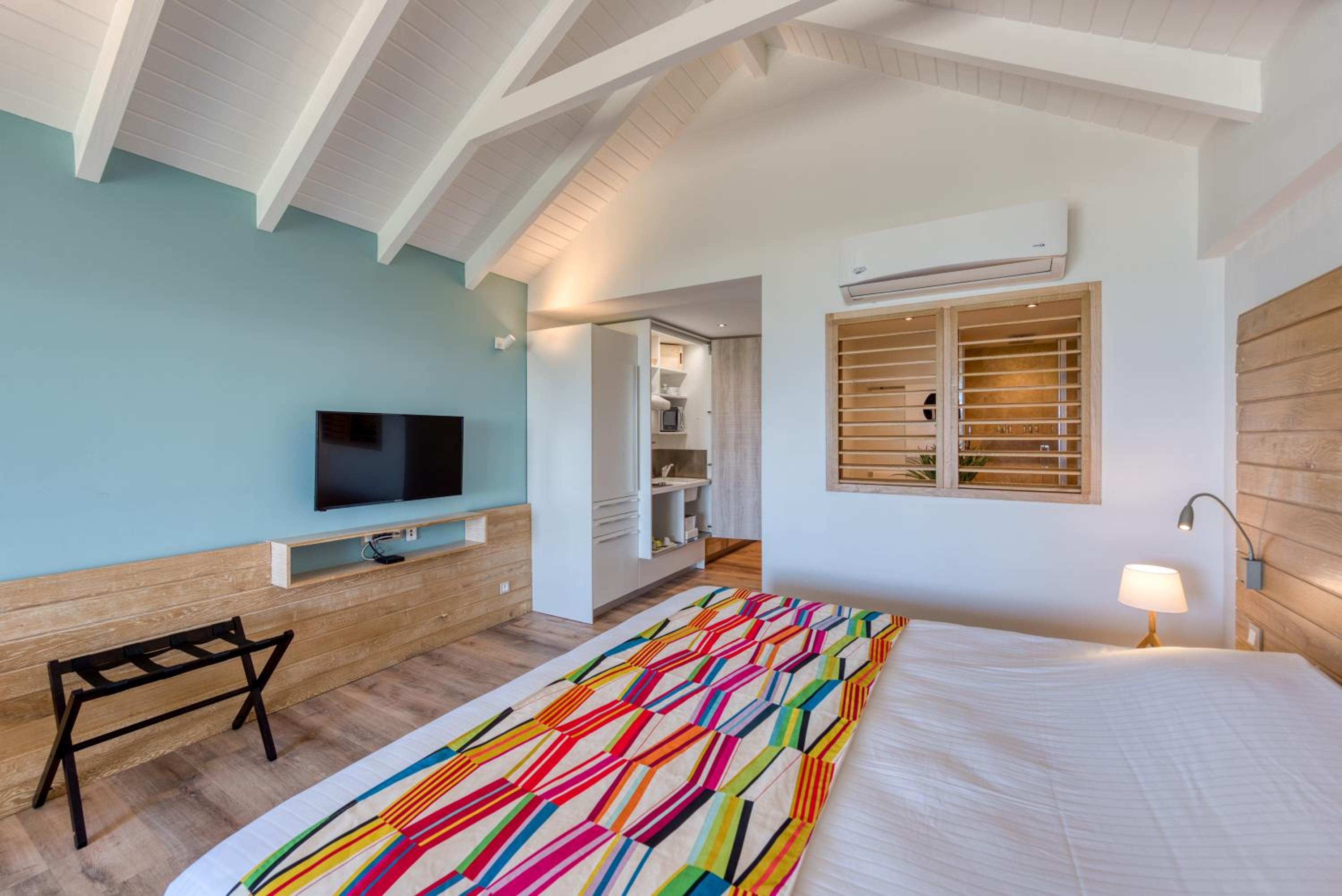 Deluxe Suite with Sea View