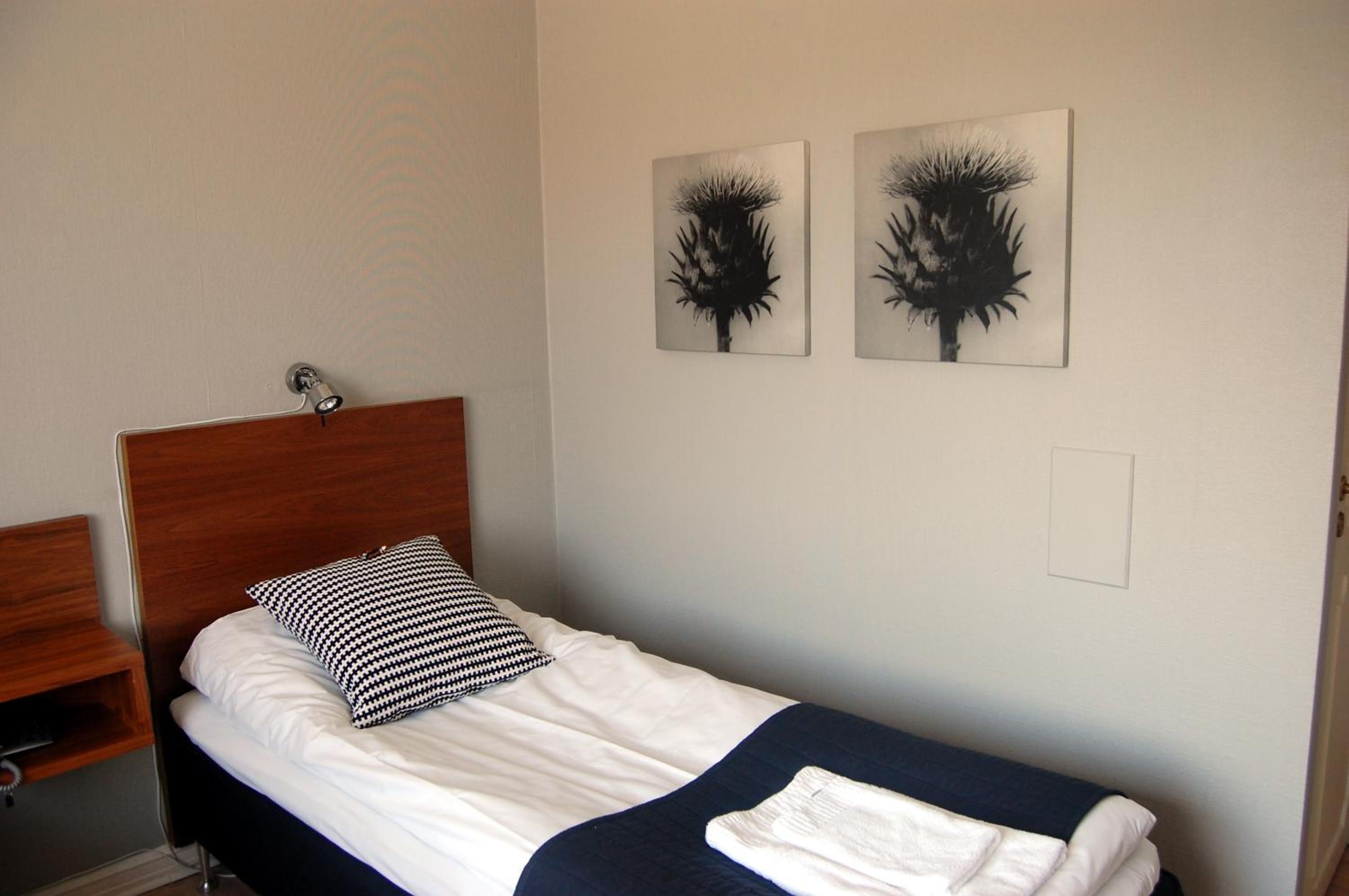Single Room photo 2