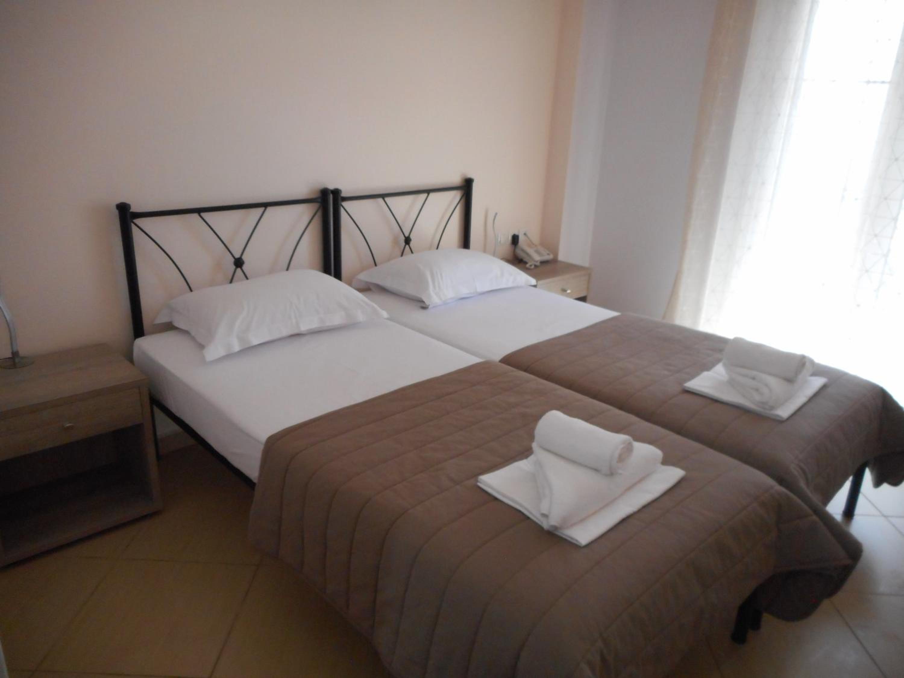 Twin Room - Photo 4