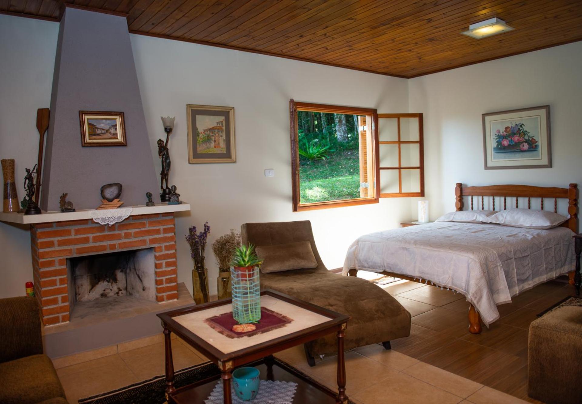 Family Room with Balcony photo 2