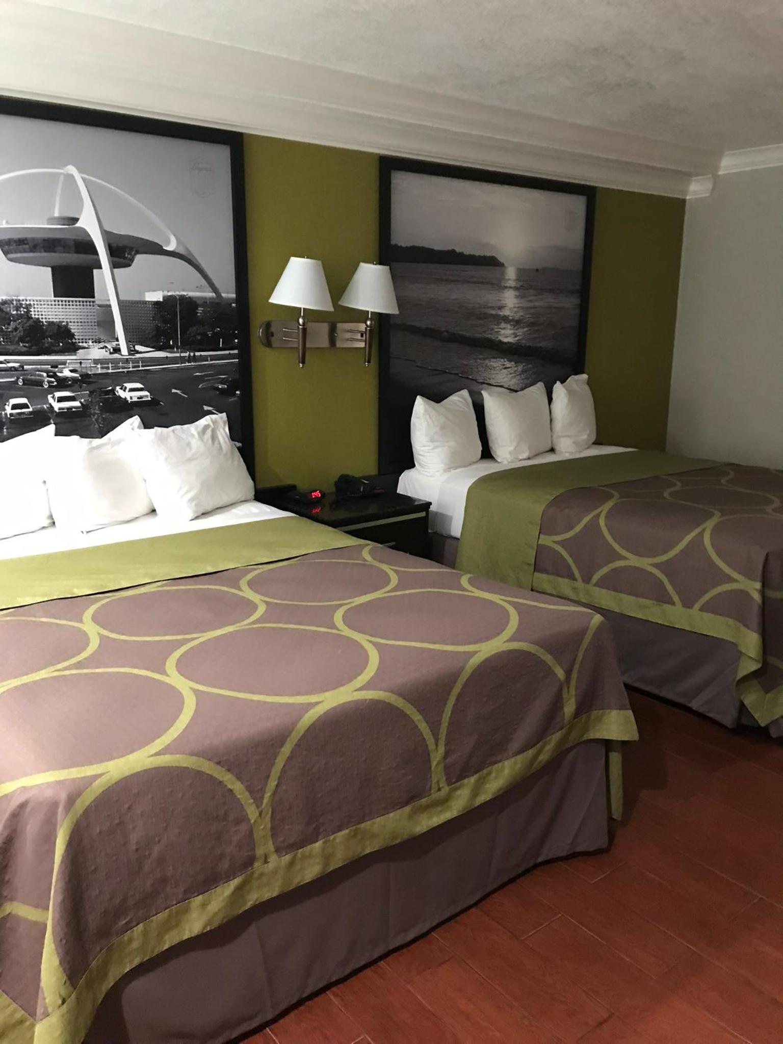 Queen Room With Two Queen Beds - Non-Smoking - Photo 1