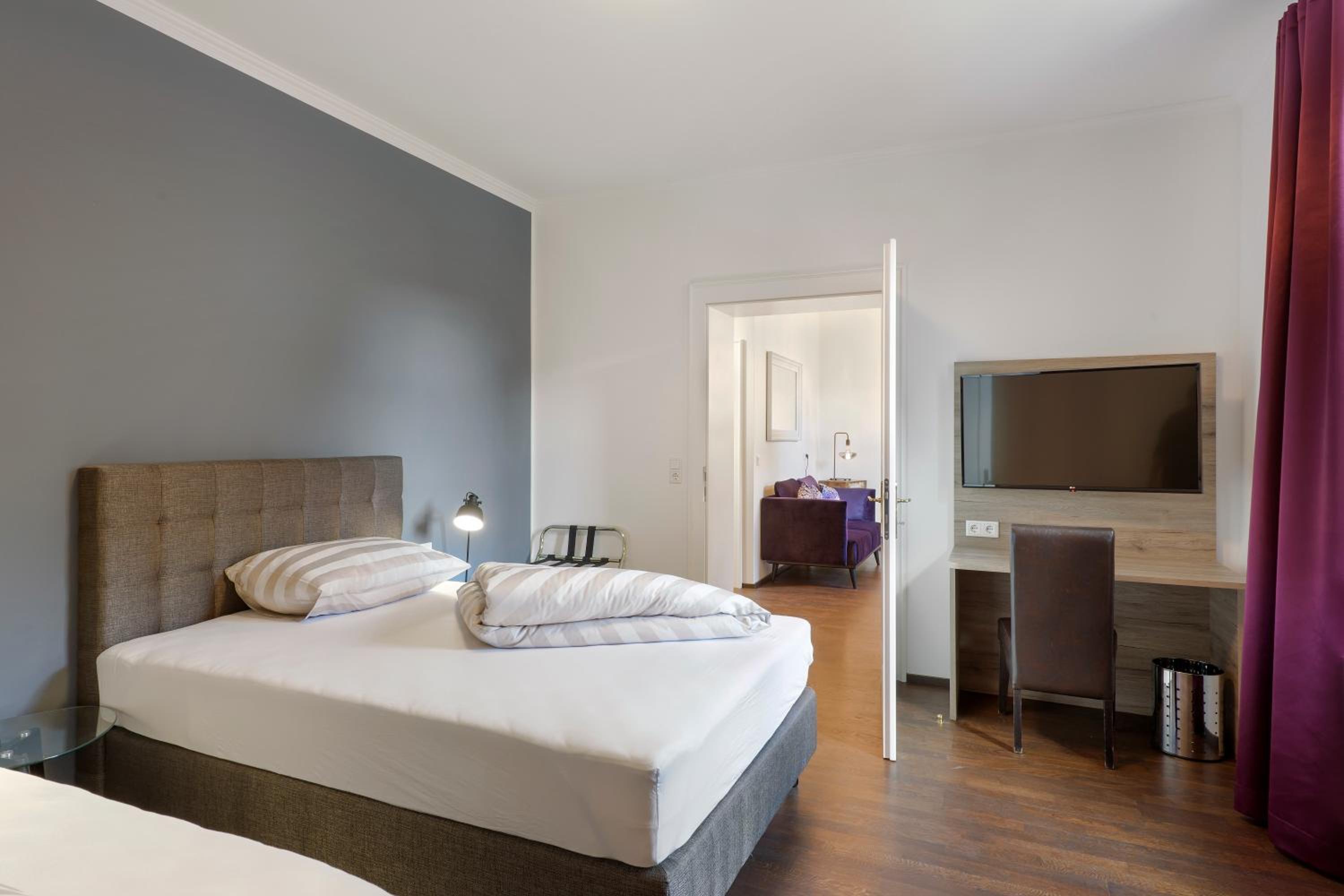 One-Bedroom Apartment - Photo 1