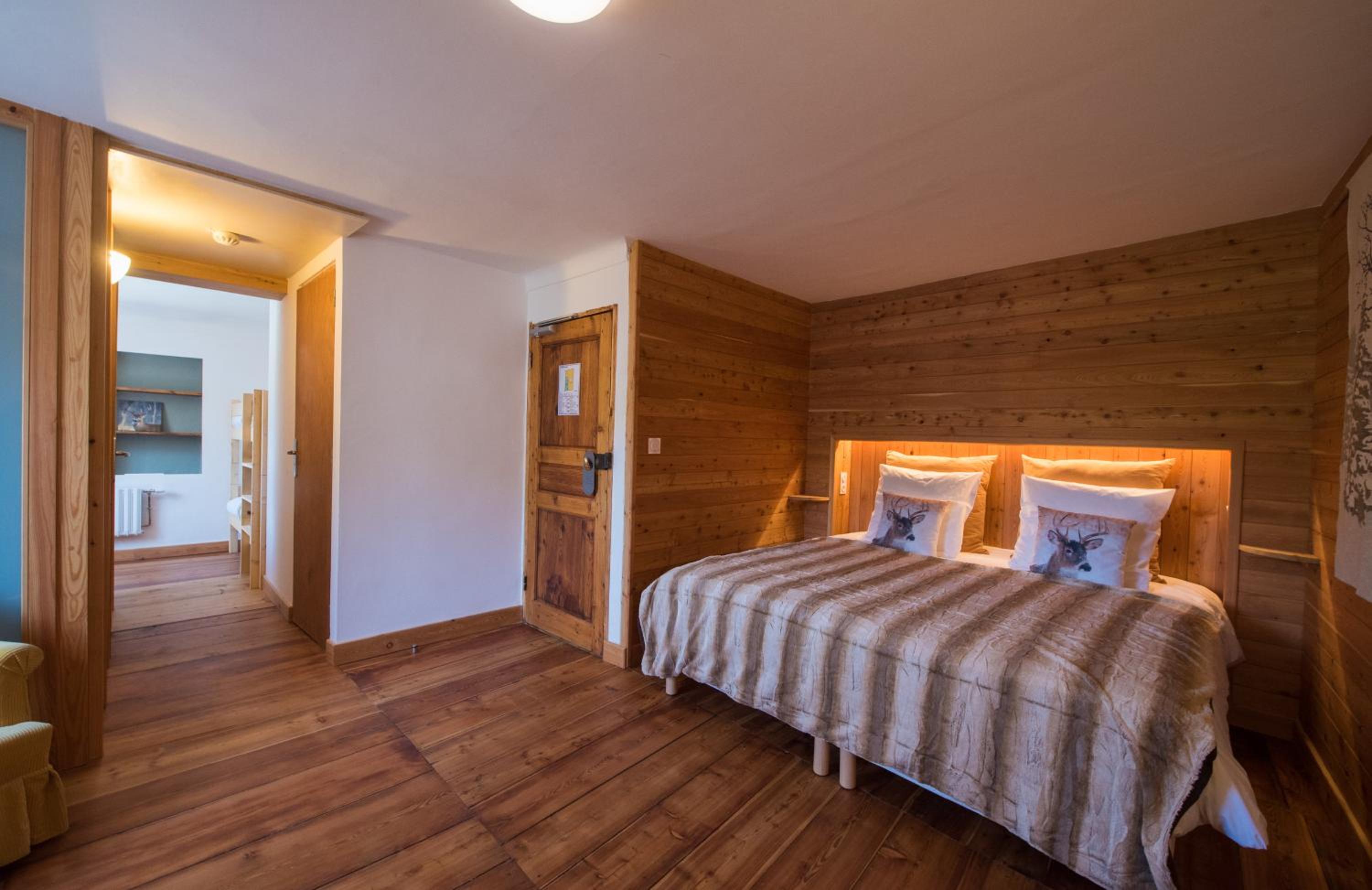 Quadruple Room with Mountain View photo 2