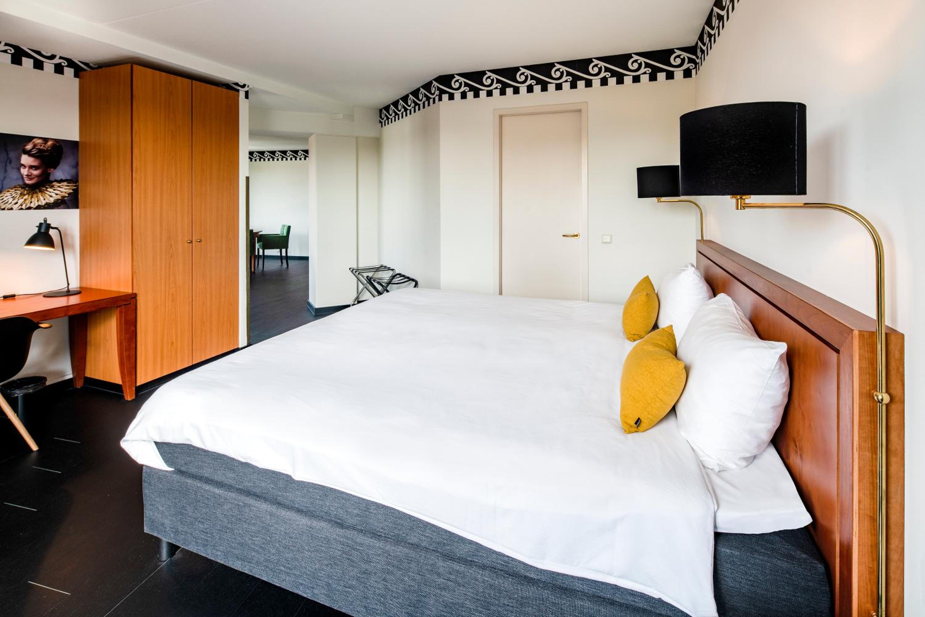 Suite - Photo 3