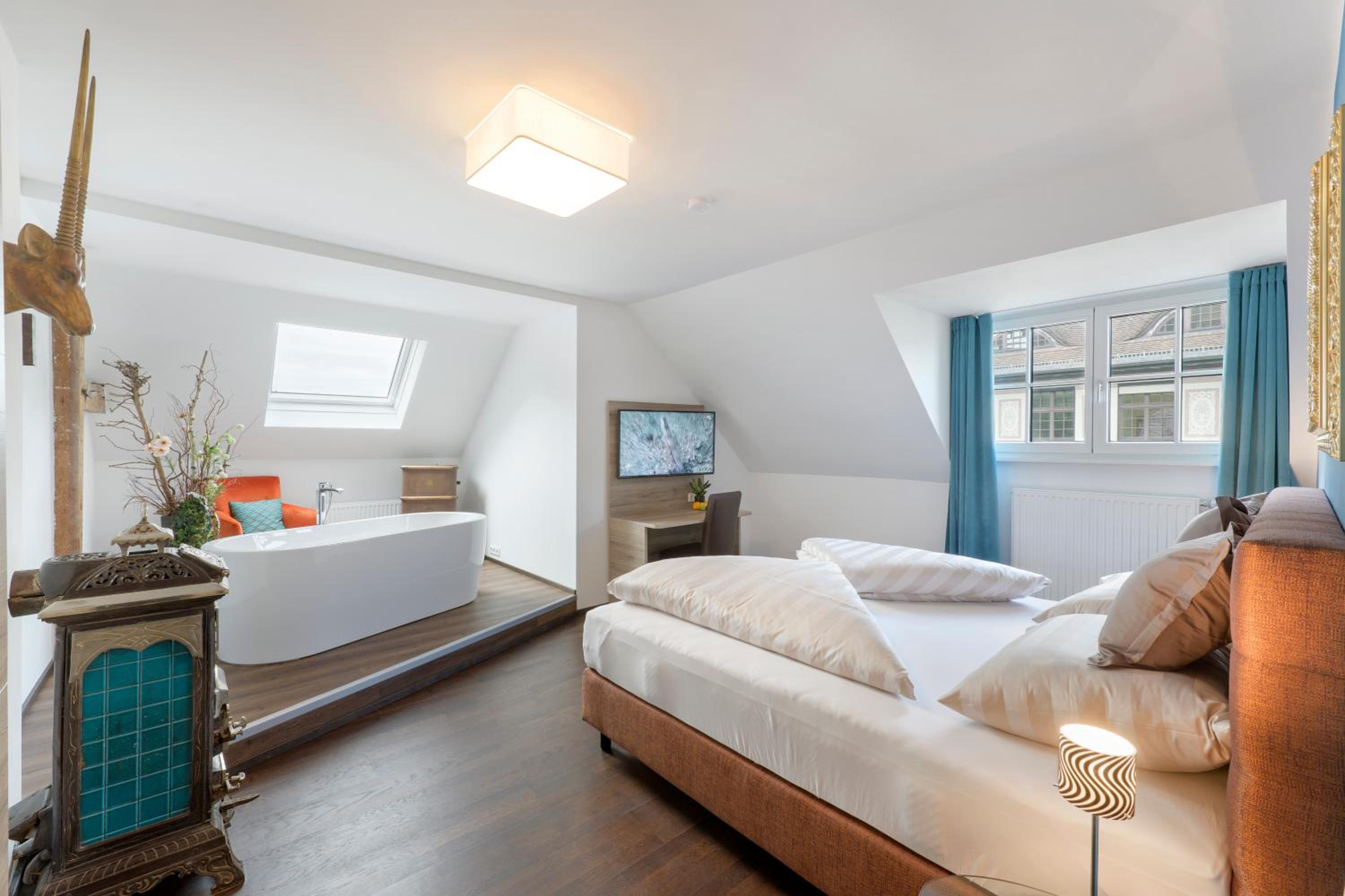 Two-Bedroom Apartment - Photo 4