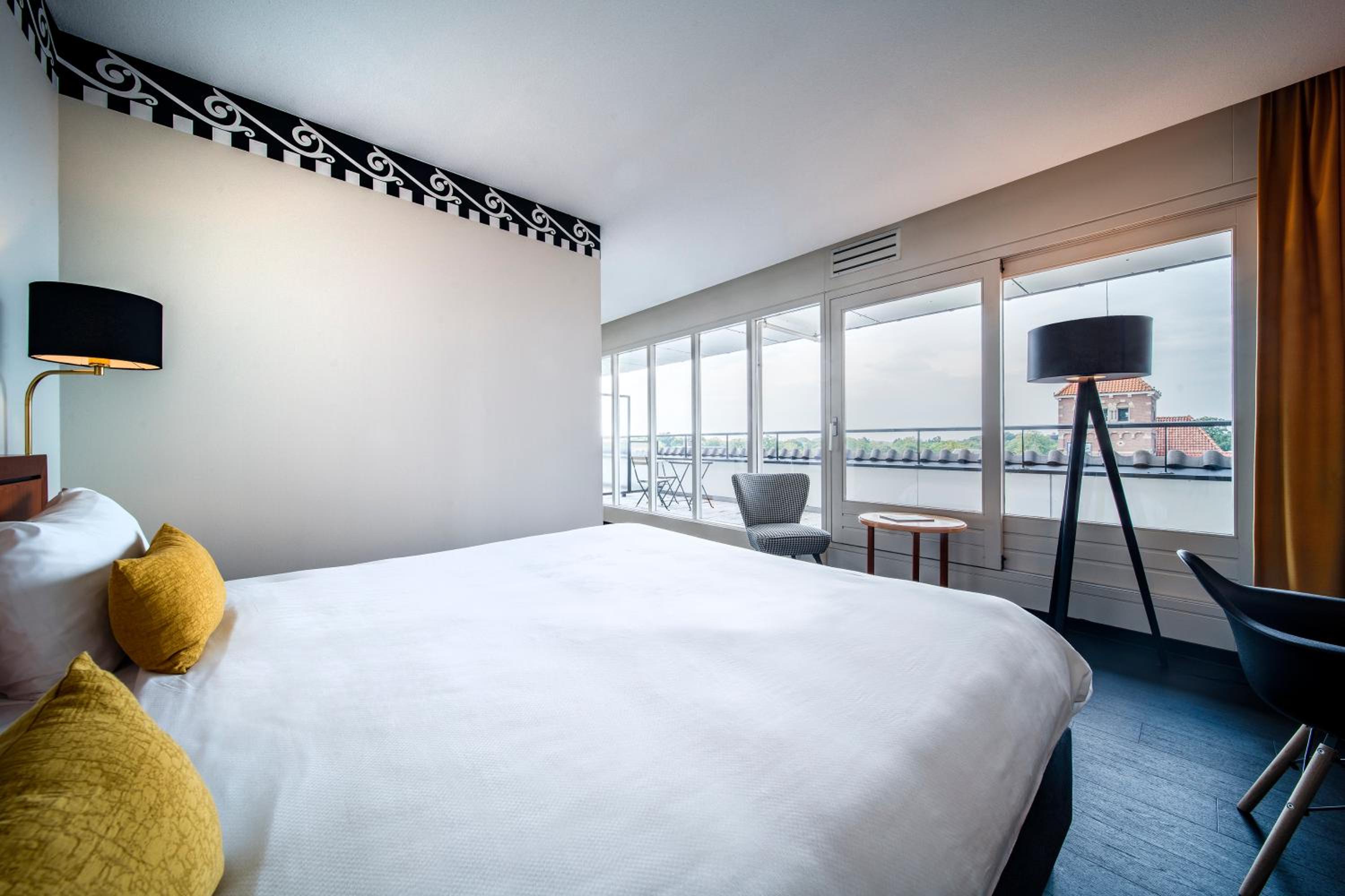 Penthouse Room with Balcony - Photo 6