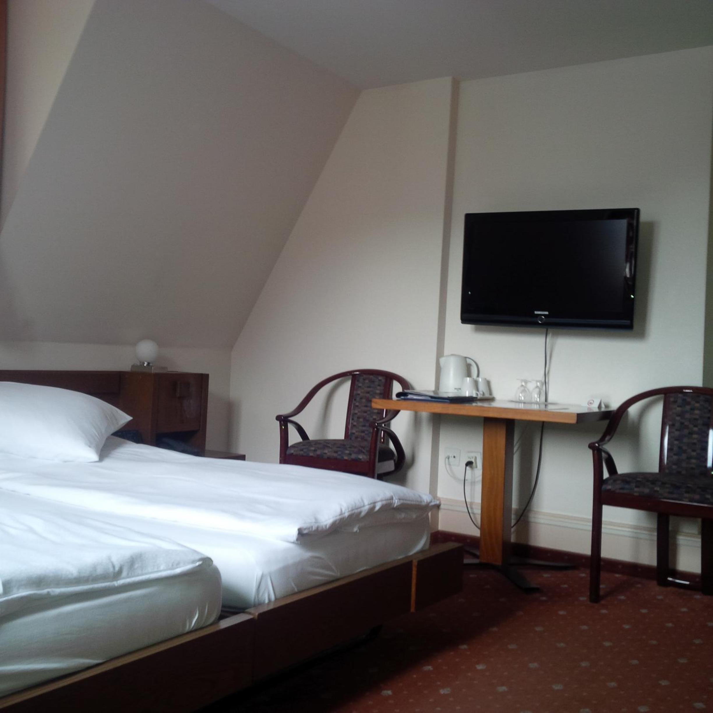 Standard Double or Twin Room photo 3