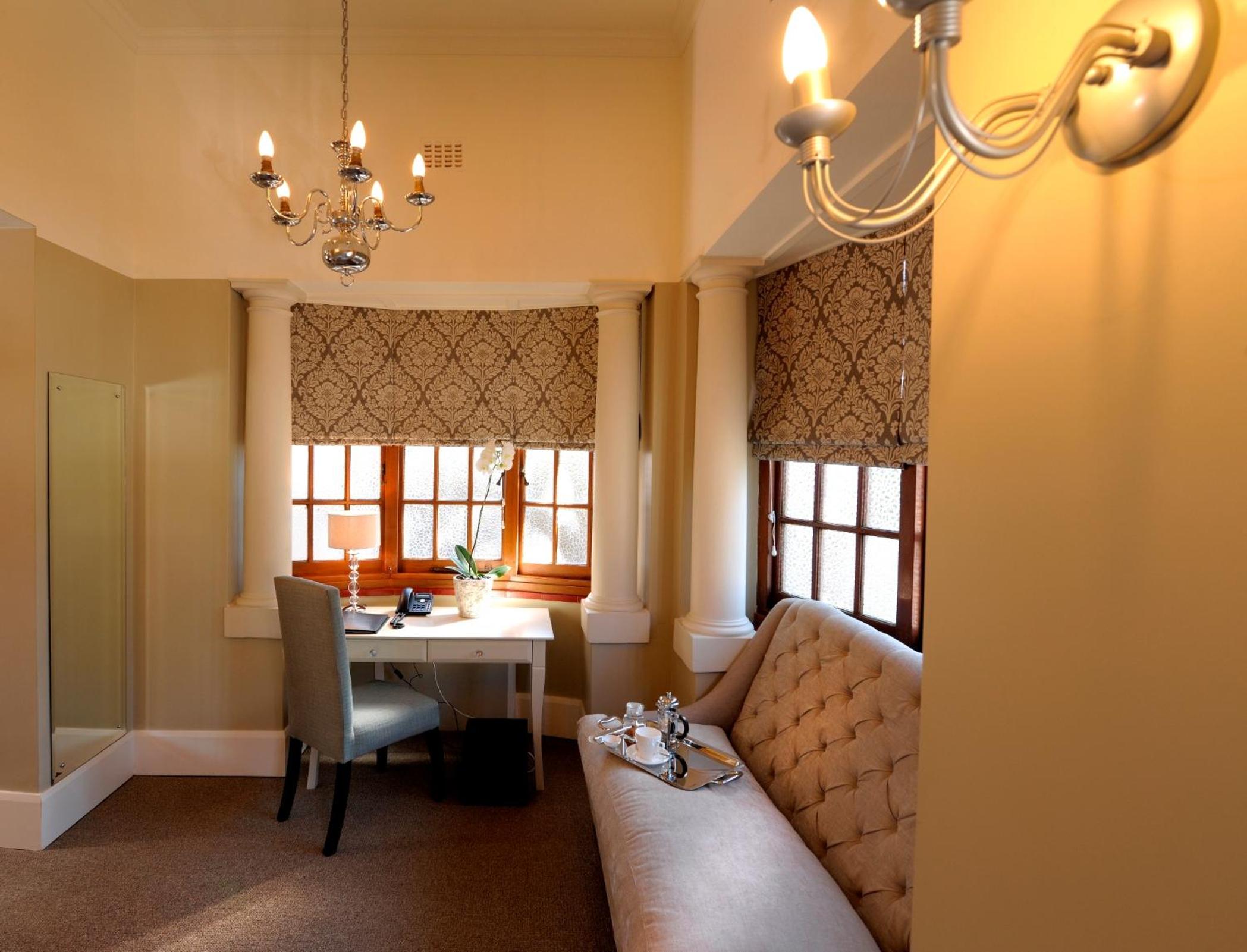 Superior Double and Twin Room - Photo 7