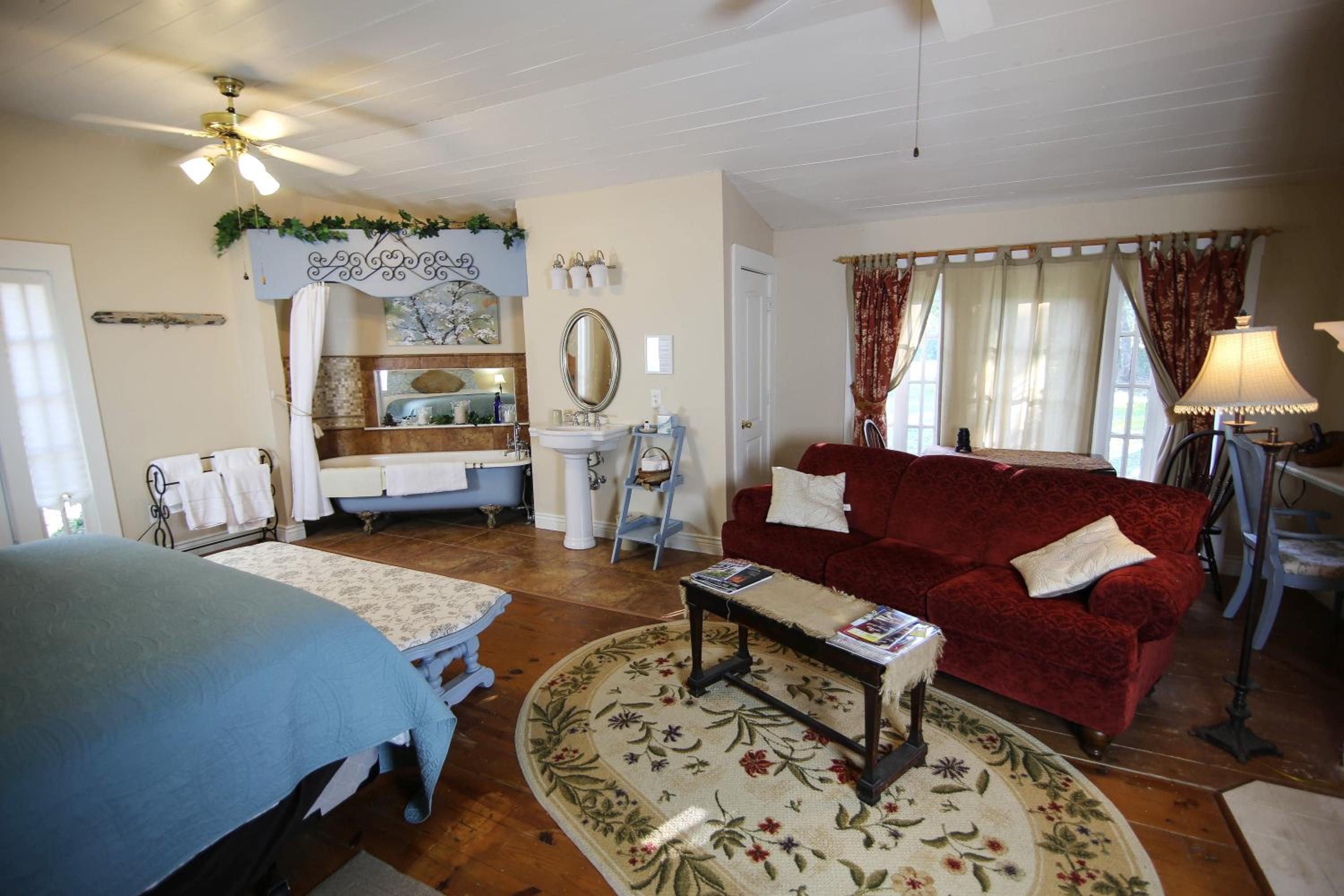 Cottage - Photo 1