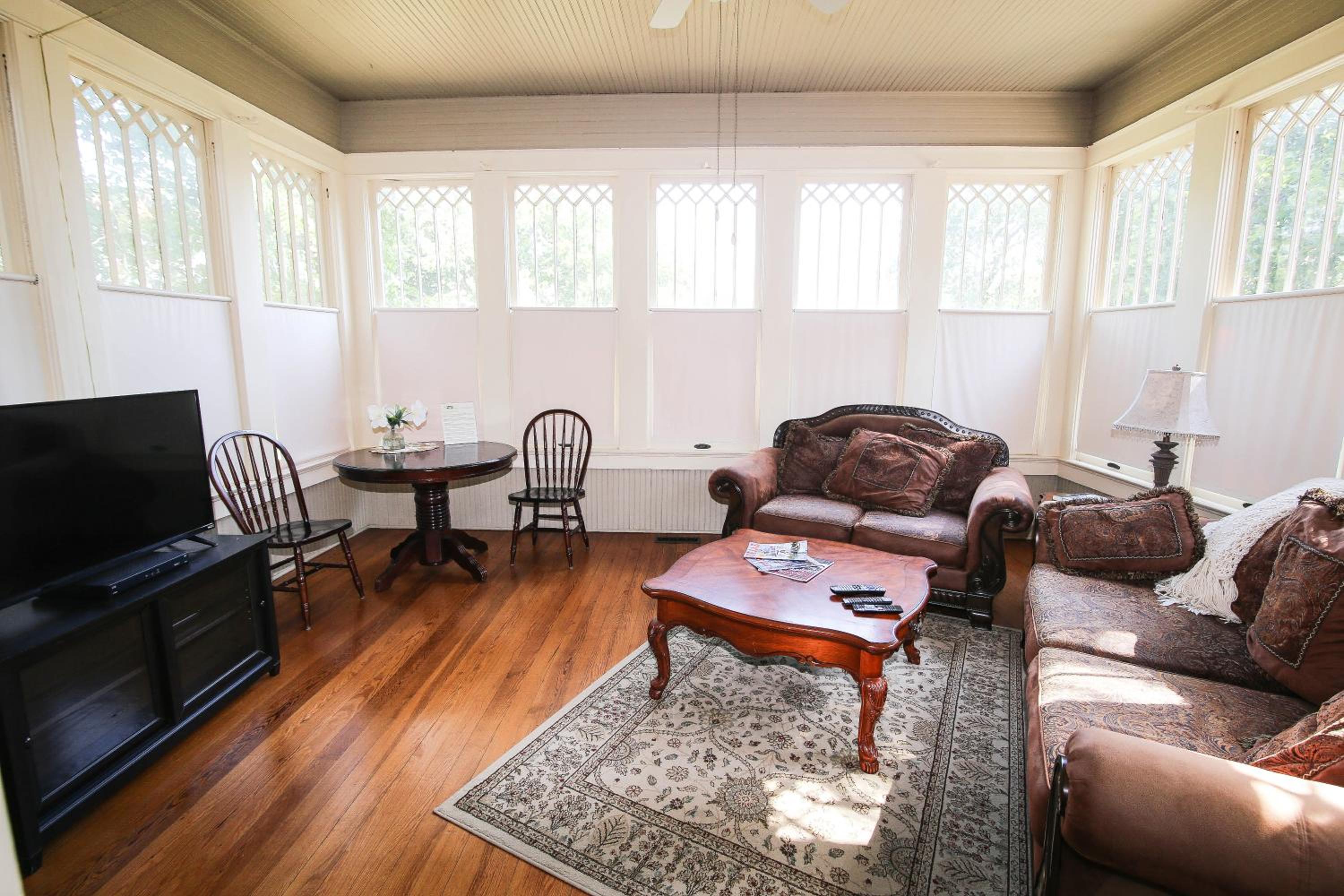 King Suite - Photo 1