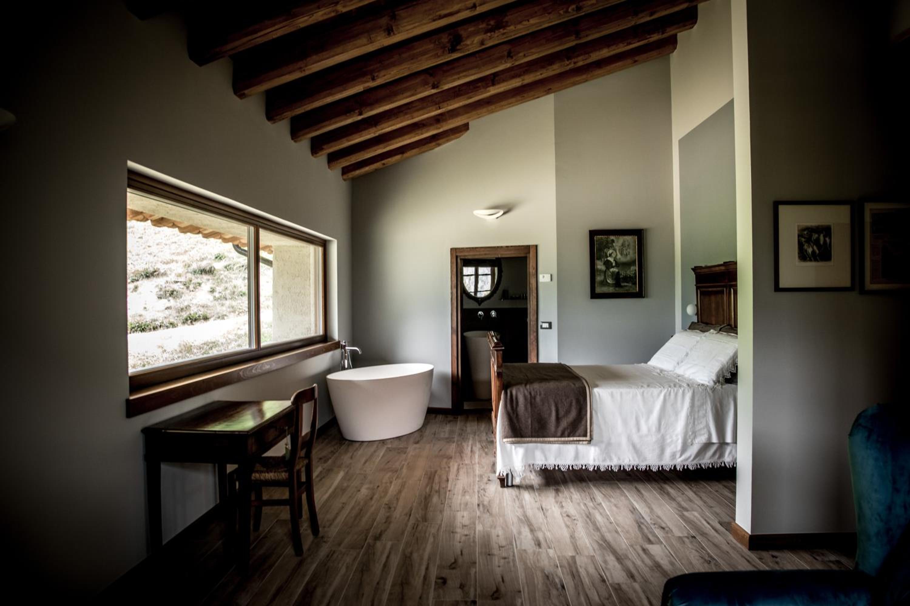 Double Room with Mountain View - Photo 2