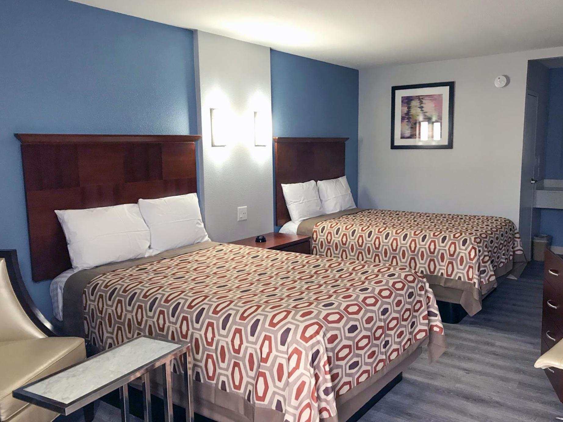 Double Room with Two Double Beds - Non-Smoking - Photo 2