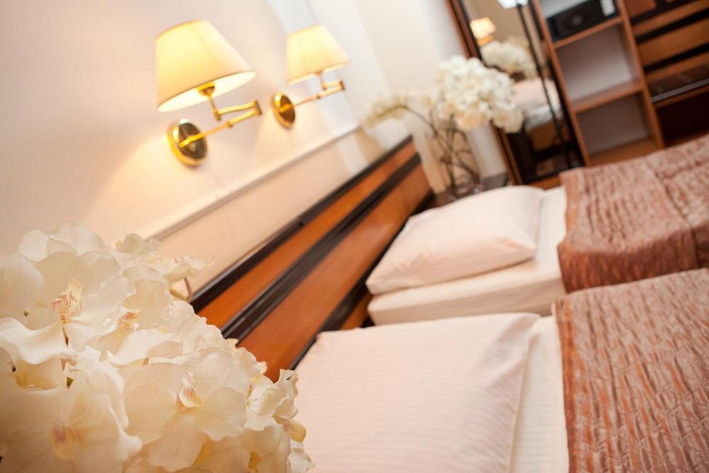 Double Room - Photo 3