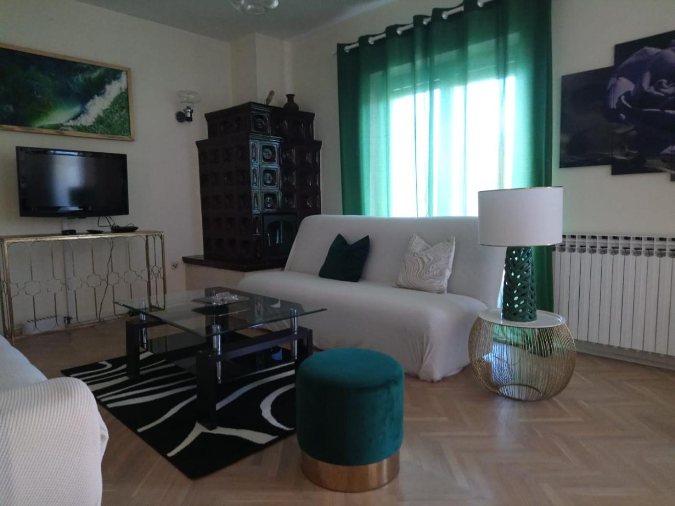 Four-Bedroom House photo 1