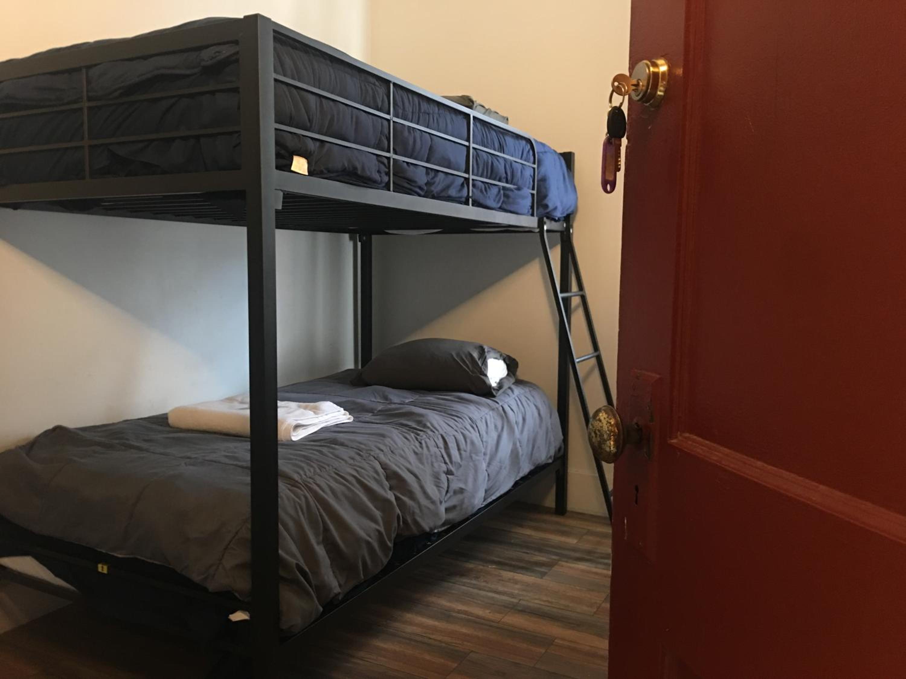Double or Twin Room with Shared Bathroom photo 2