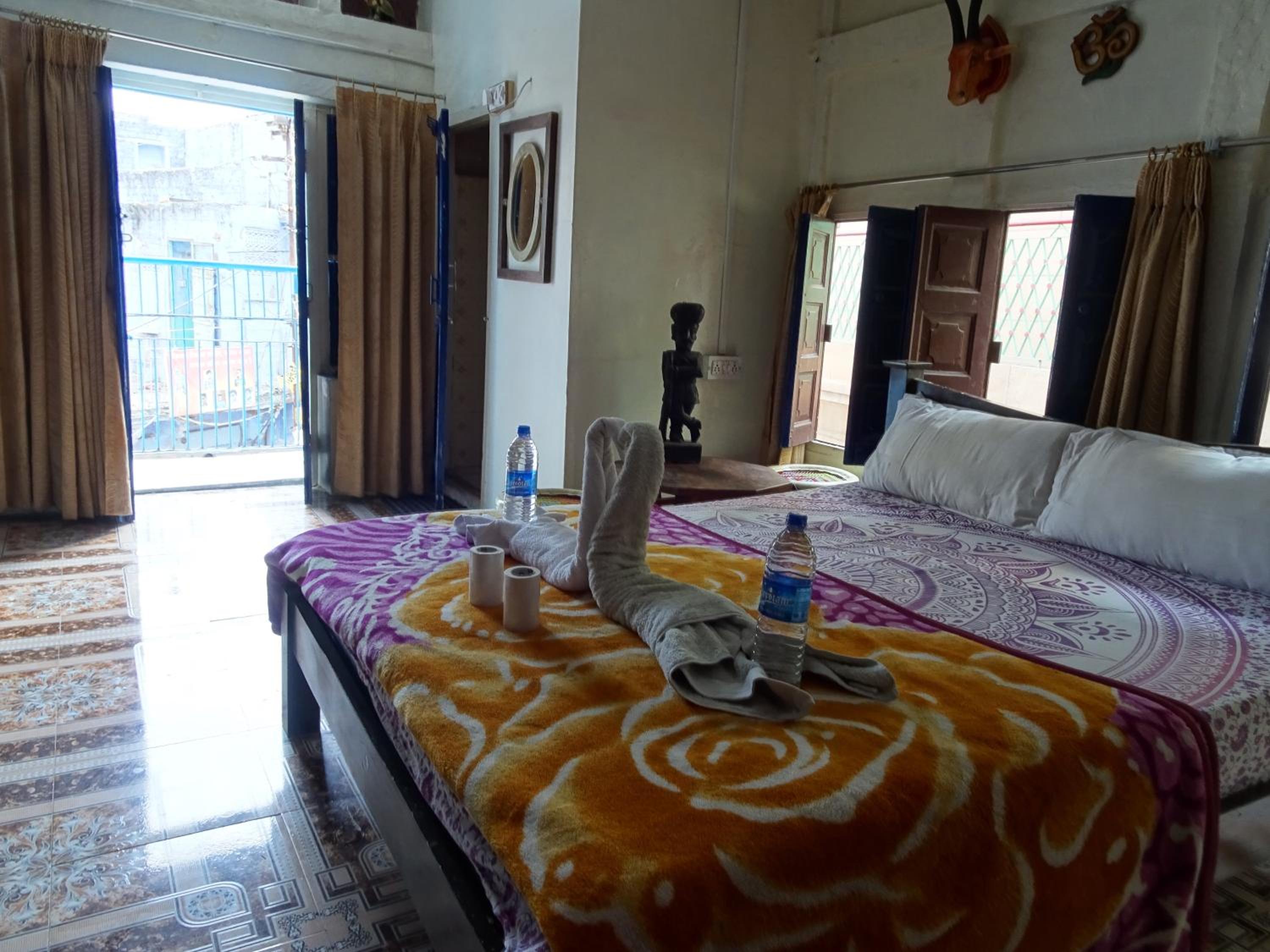 Junior Suite with Balcony - Photo 4