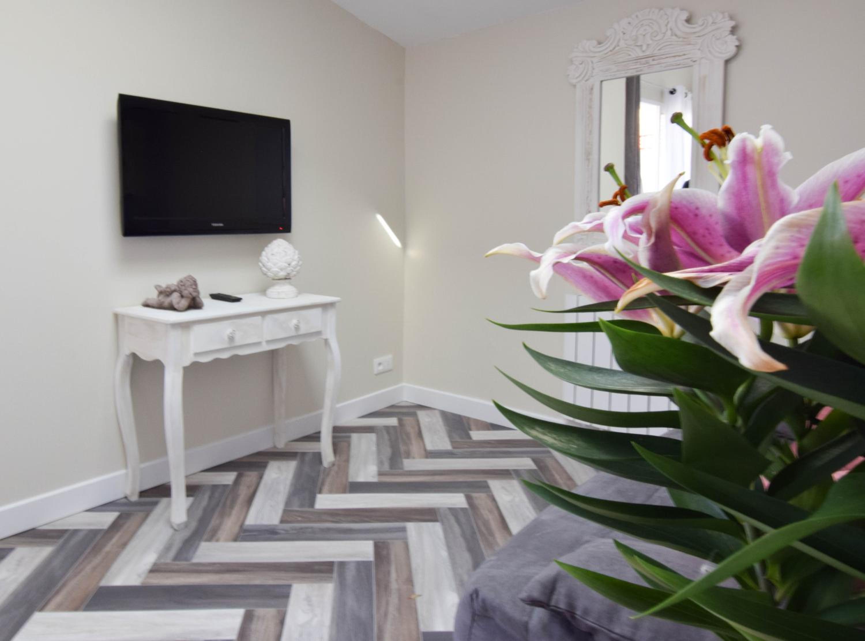One-Bedroom House photo 2