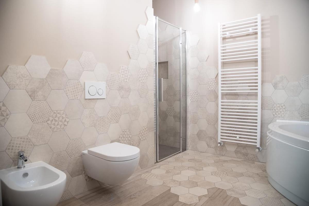 Double Room with Spa Bath photo 2