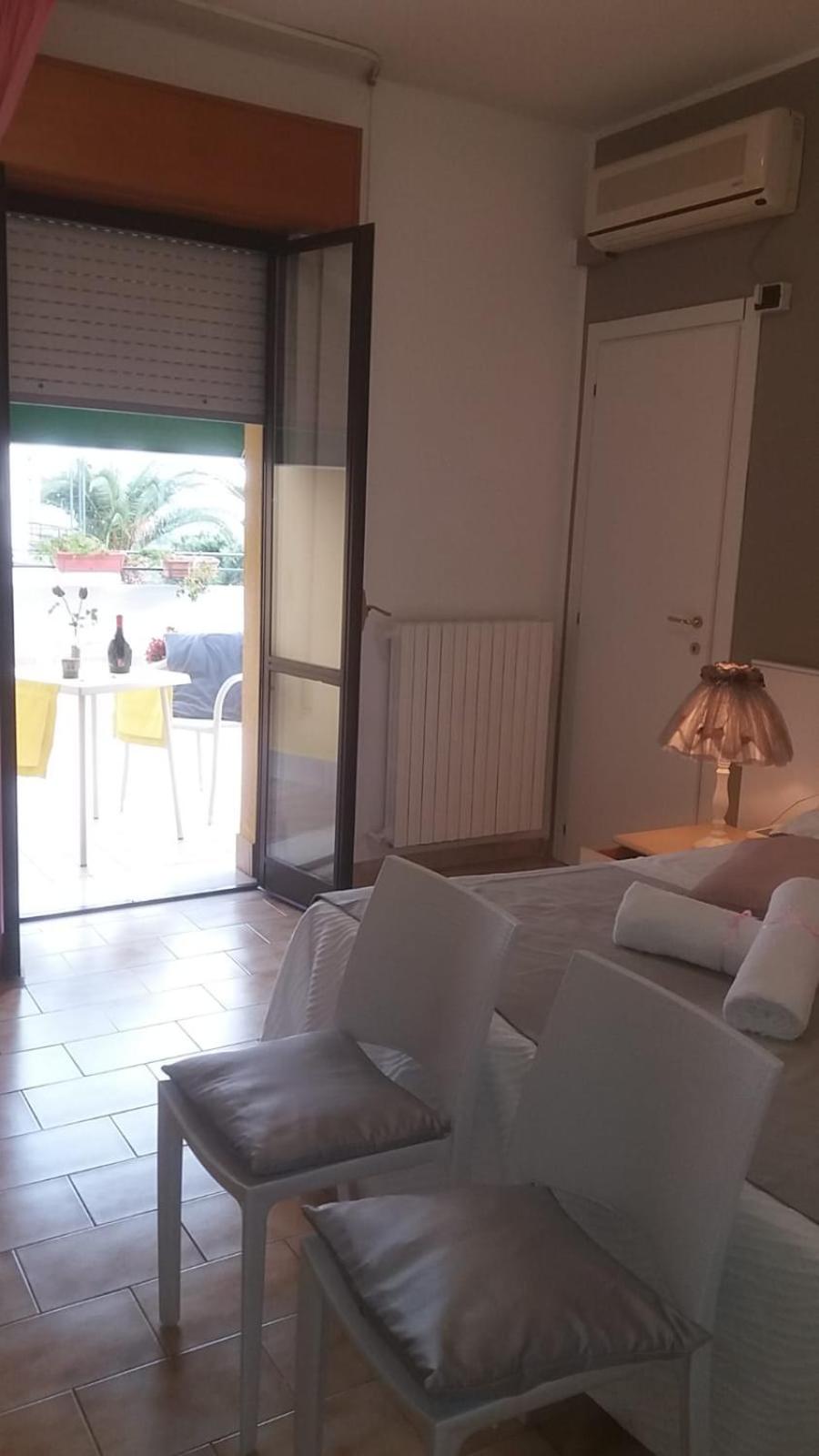 Double Room - Photo 12