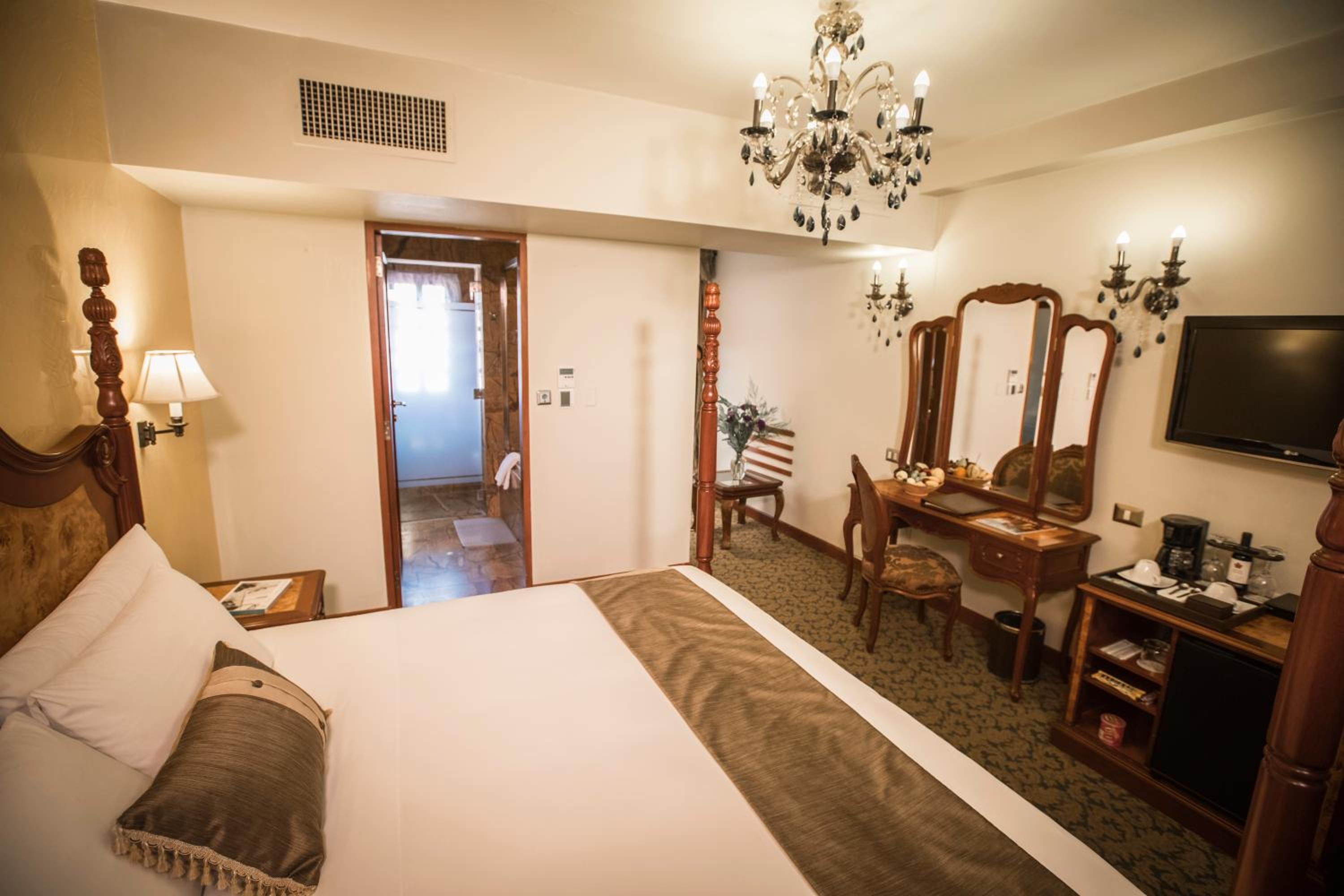 Classic Room with Hall View - 1 King Bed - Photo 1