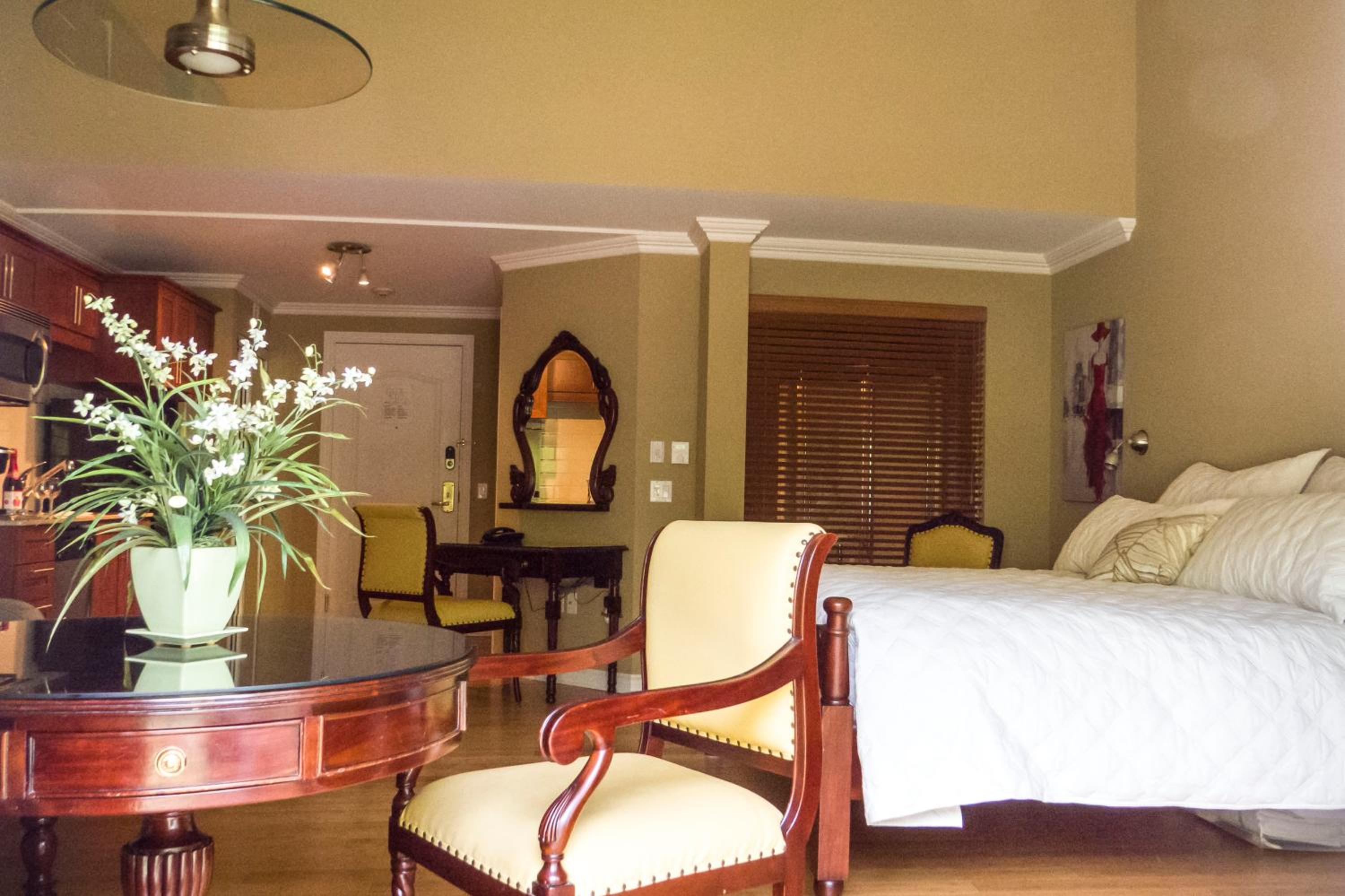 Studio Apartment photo 1