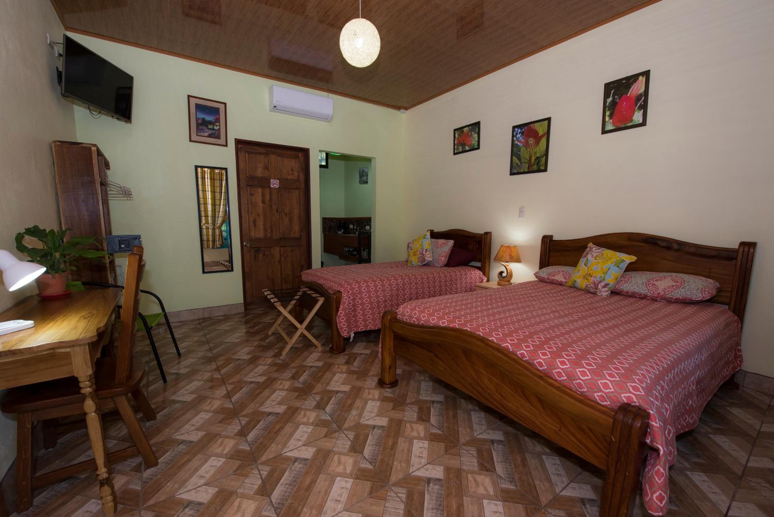 Standard Double Room with Two Double Beds photo 3