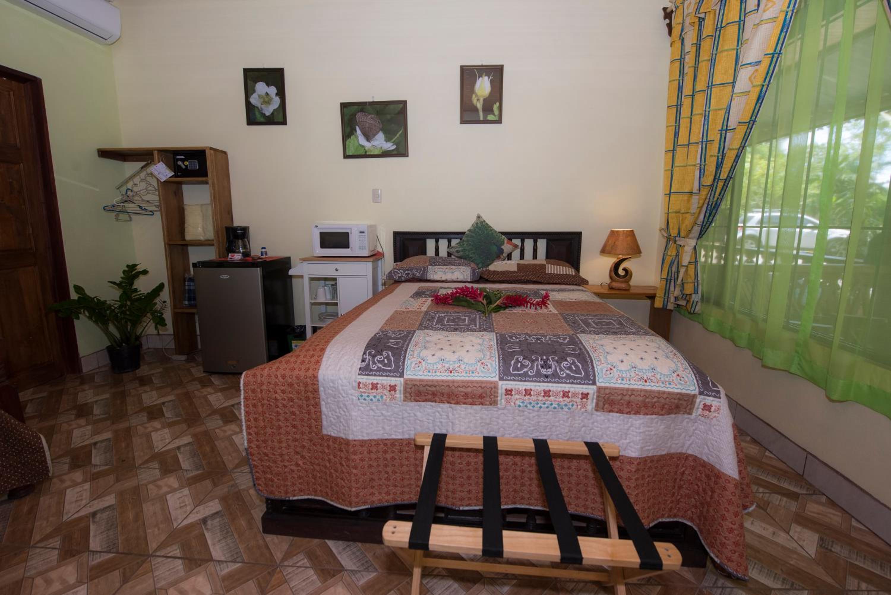 Triple Room with Private Bathroom - Fully Equipped photo 2