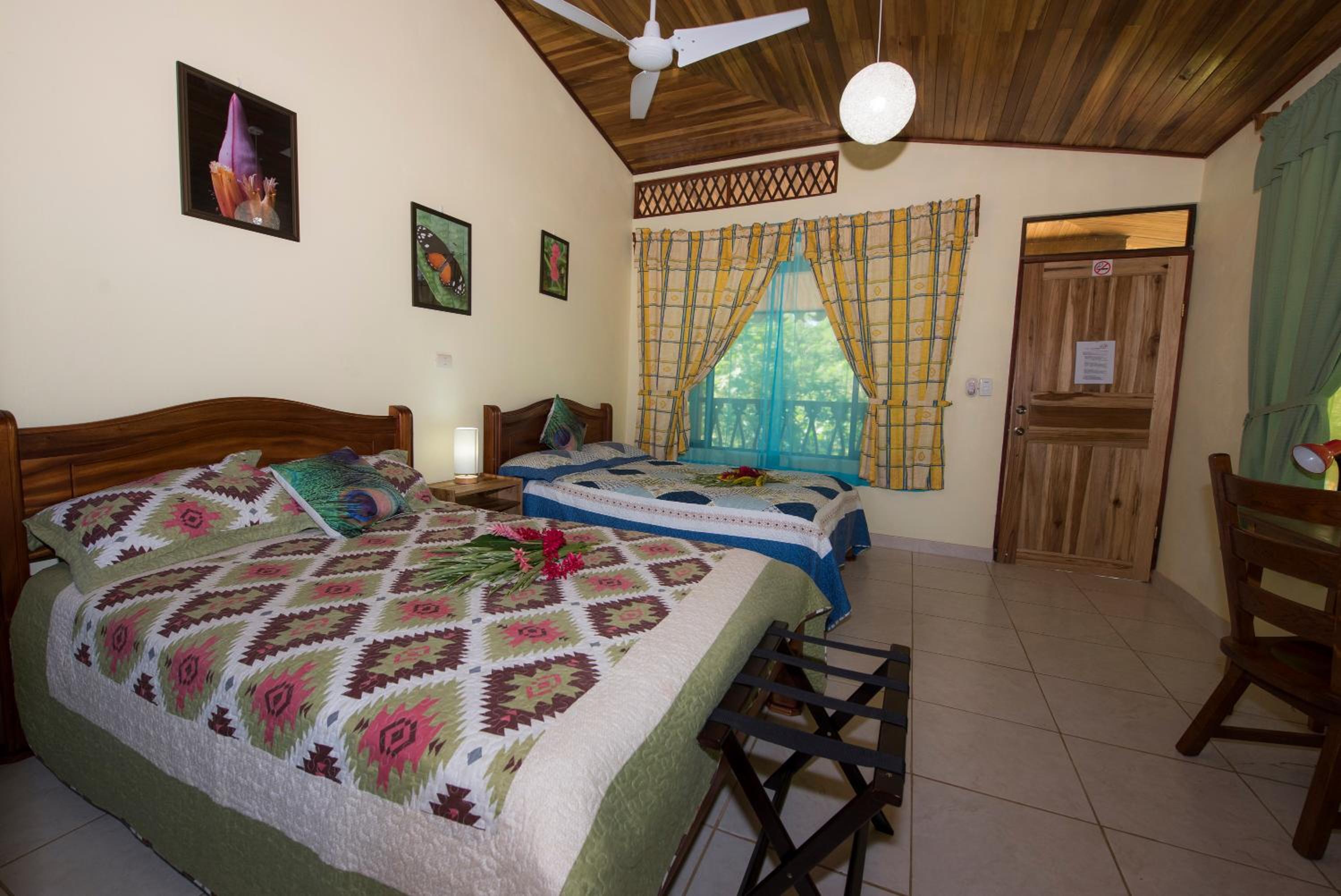 Quadruple Room with Private Bathroom - Fully Equipped photo 3