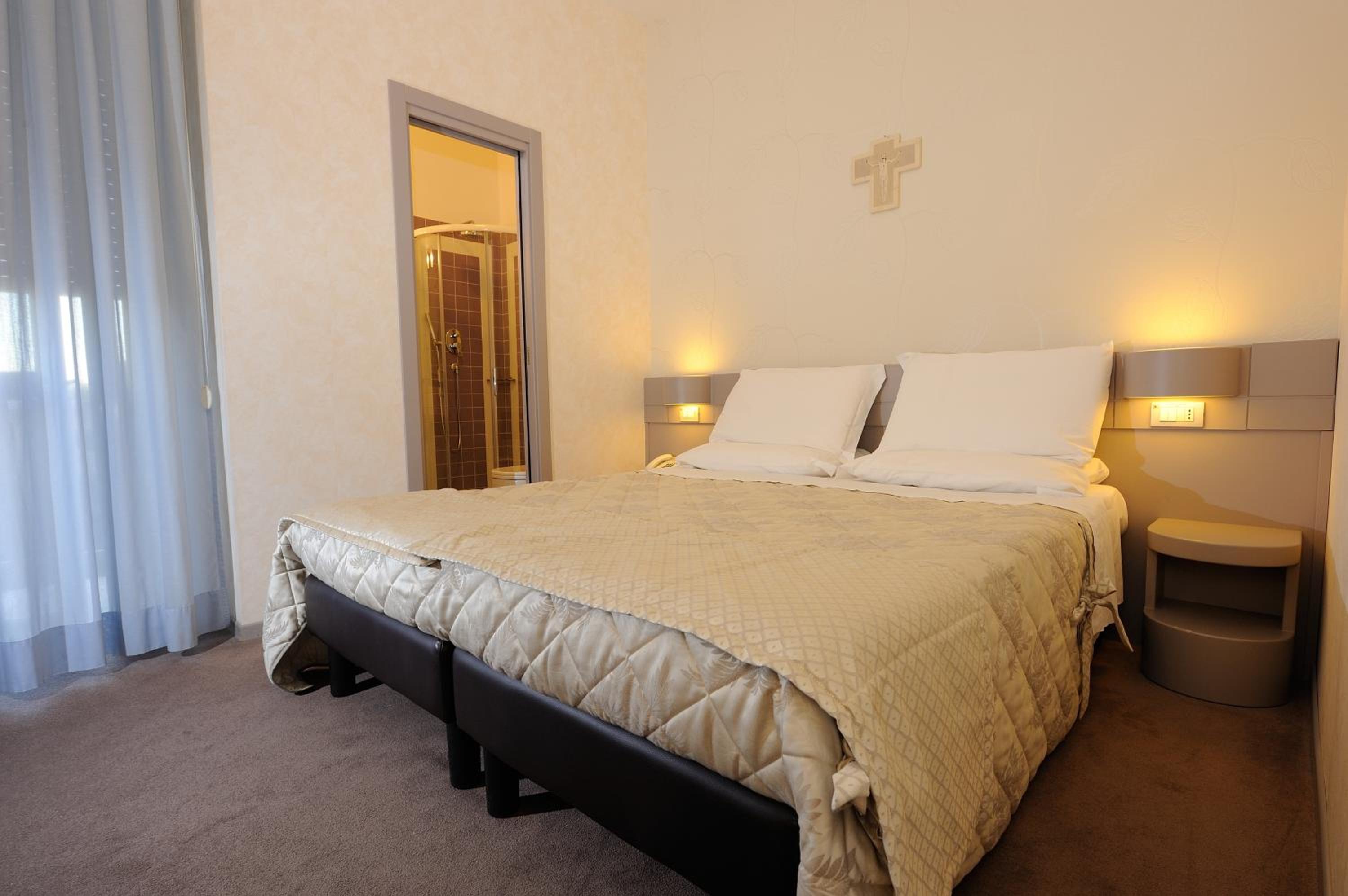 Superior Double or Twin Room with Balcony - Photo 3