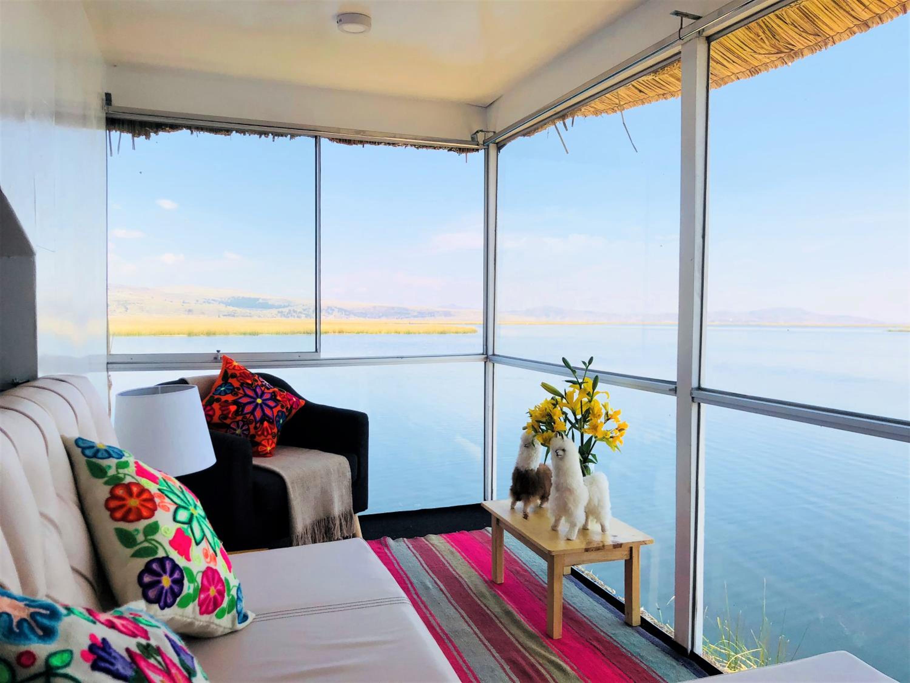 Family Room with Lake View photo 2