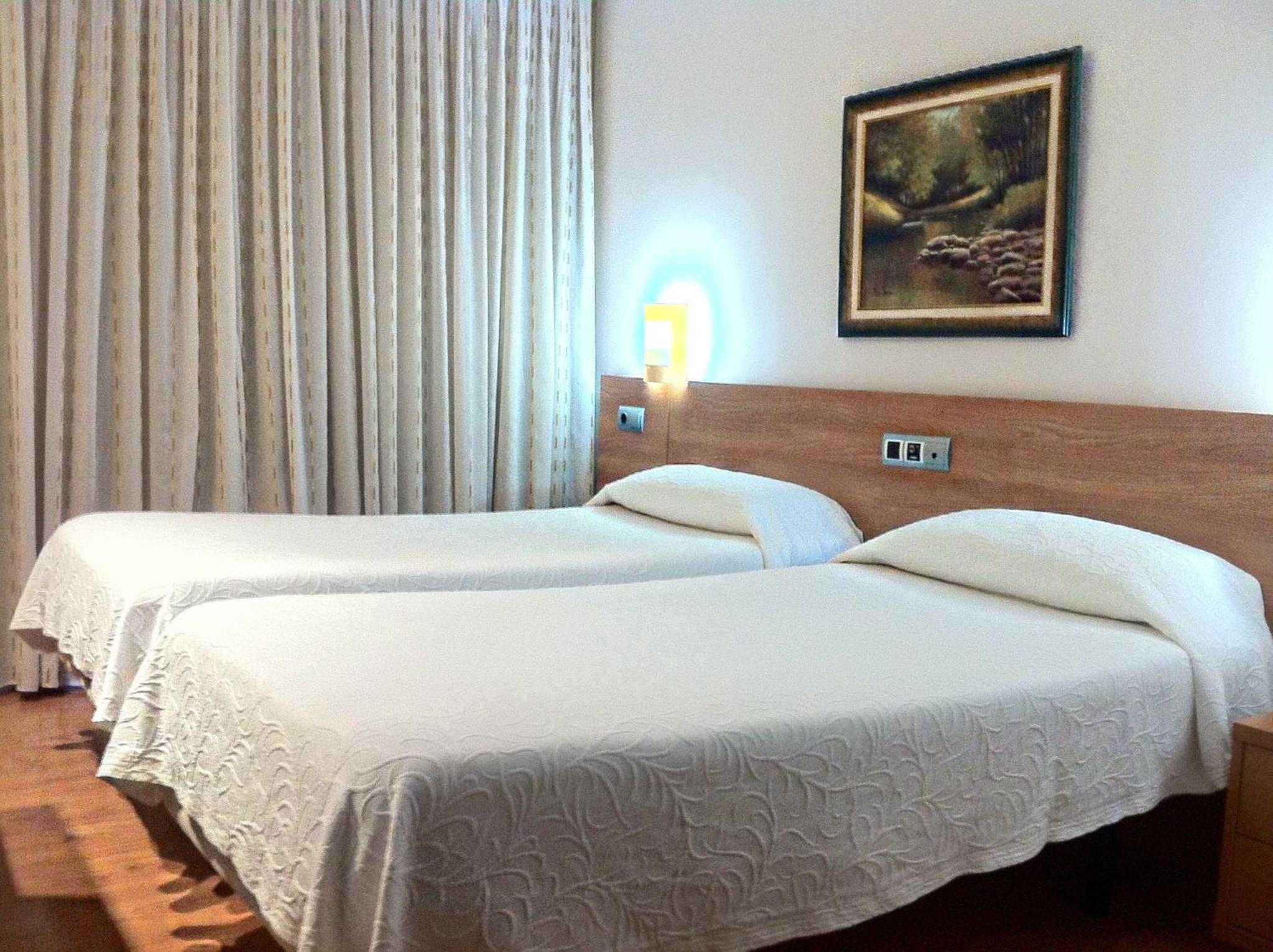 Double or Twin Room - Photo 1